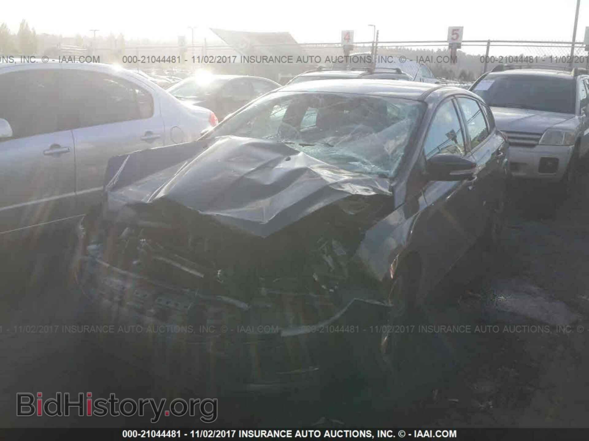 2016 Ford Focus - VIN: 1FADP3KE6GL372948 - Фото 2
