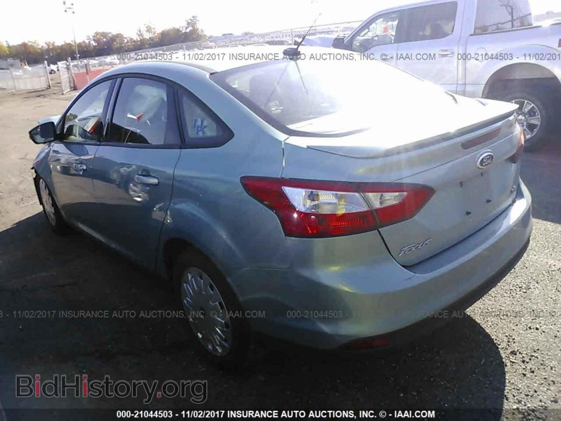 2012 Ford Focus - VIN: 1FAHP3F26CL232524 - Photo 3