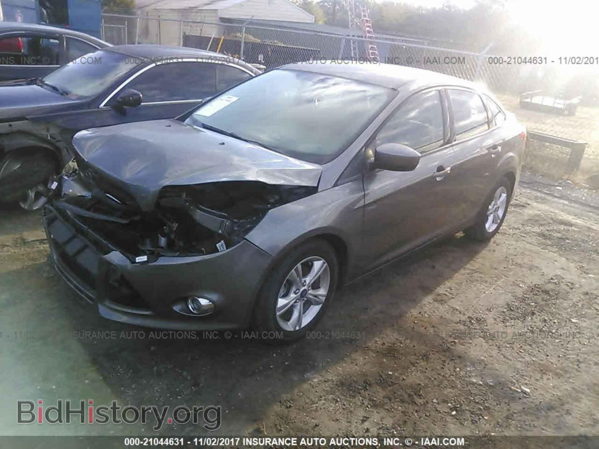 2012 Ford Focus - VIN: 1FAHP3F27CL443697 - Photo 2