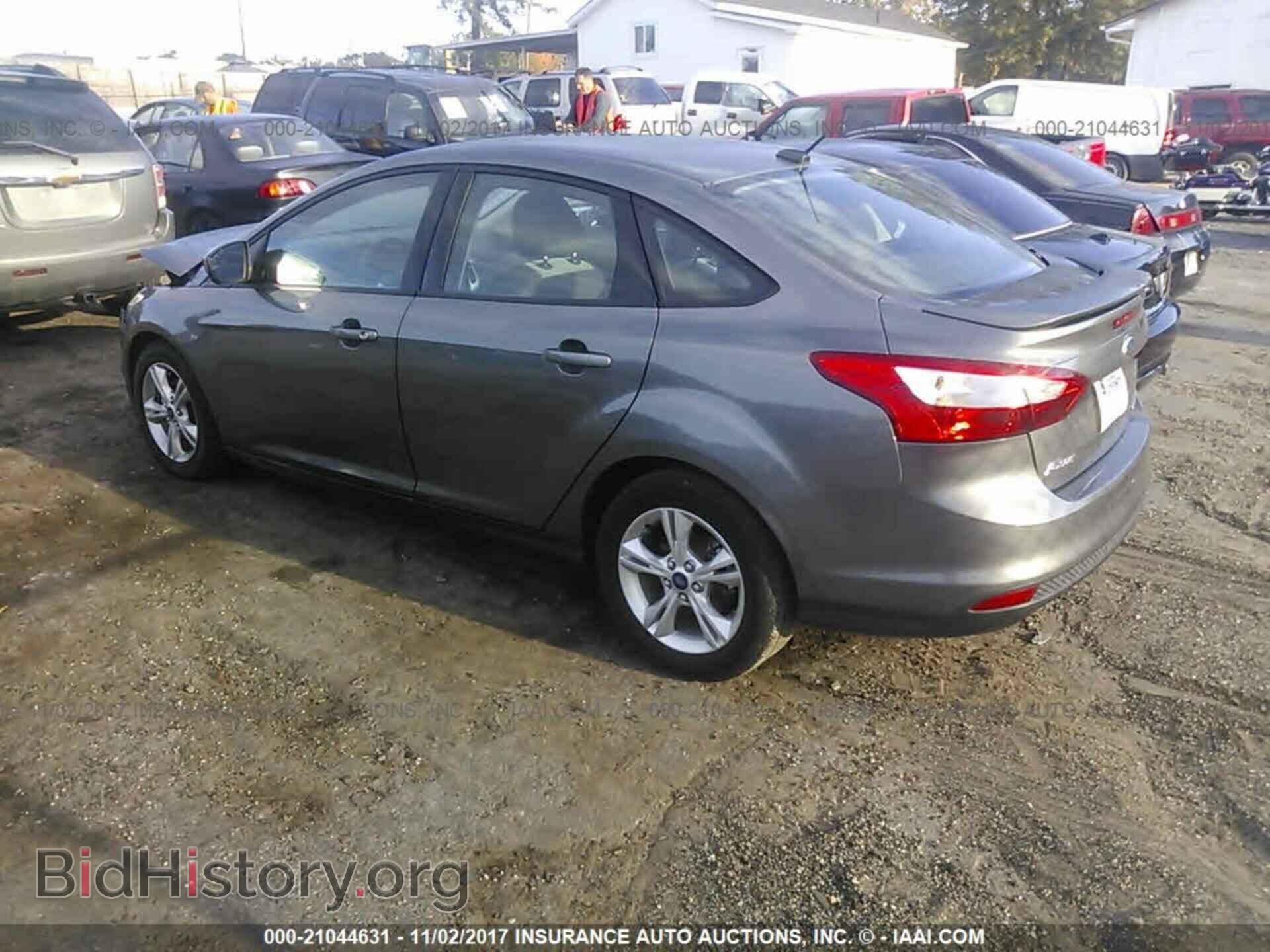 2012 Ford Focus - VIN: 1FAHP3F27CL443697 - Photo 3