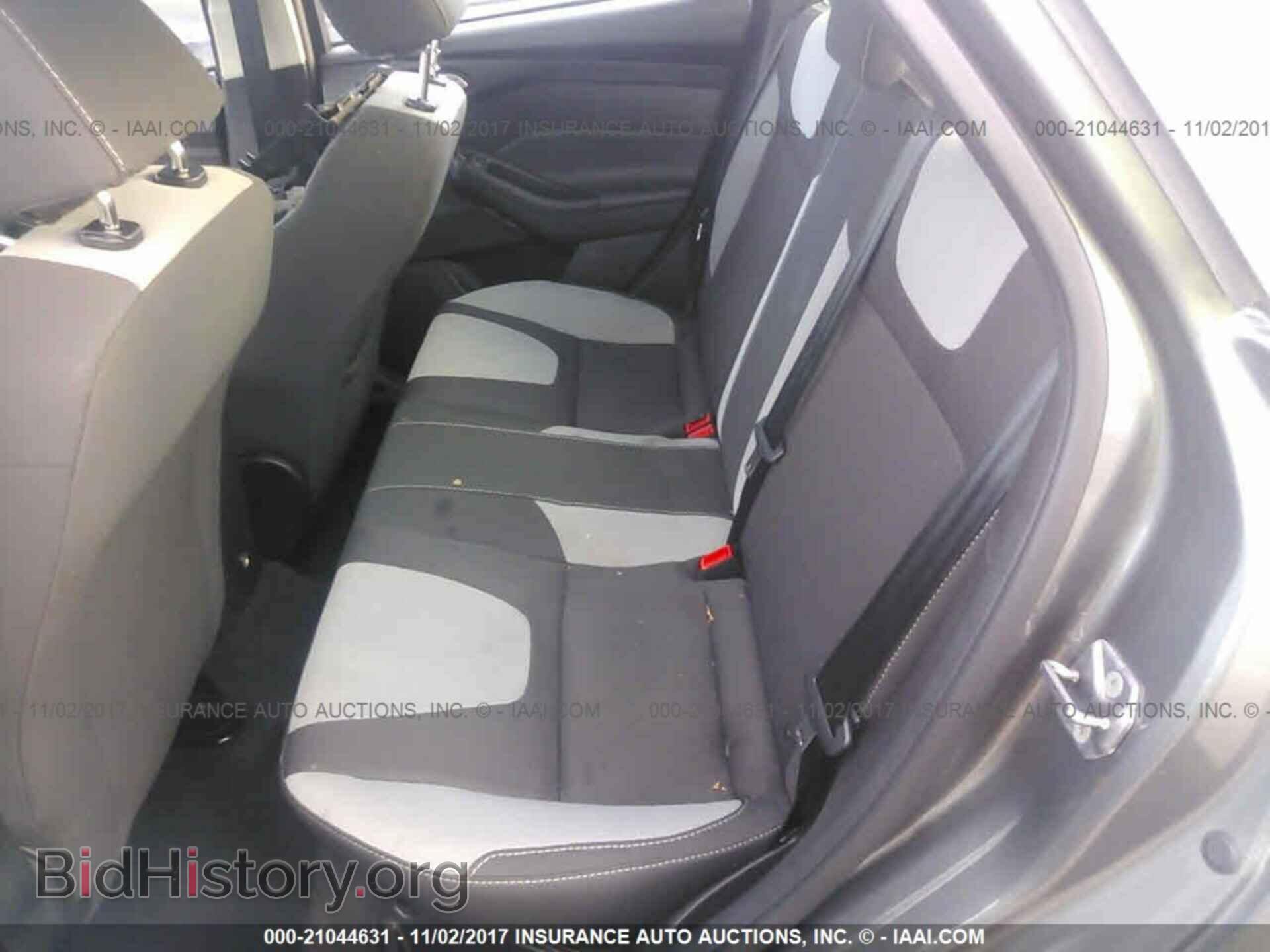 2012 Ford Focus - VIN: 1FAHP3F27CL443697 - Photo 8