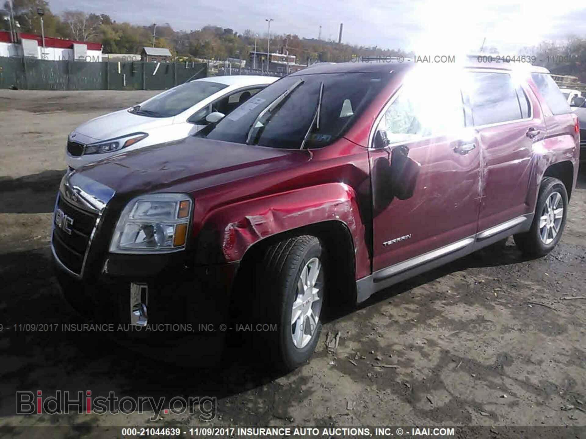 2011 Gmc Terrain - VIN: 2CTALSEC9B6223615 - Photo 2
