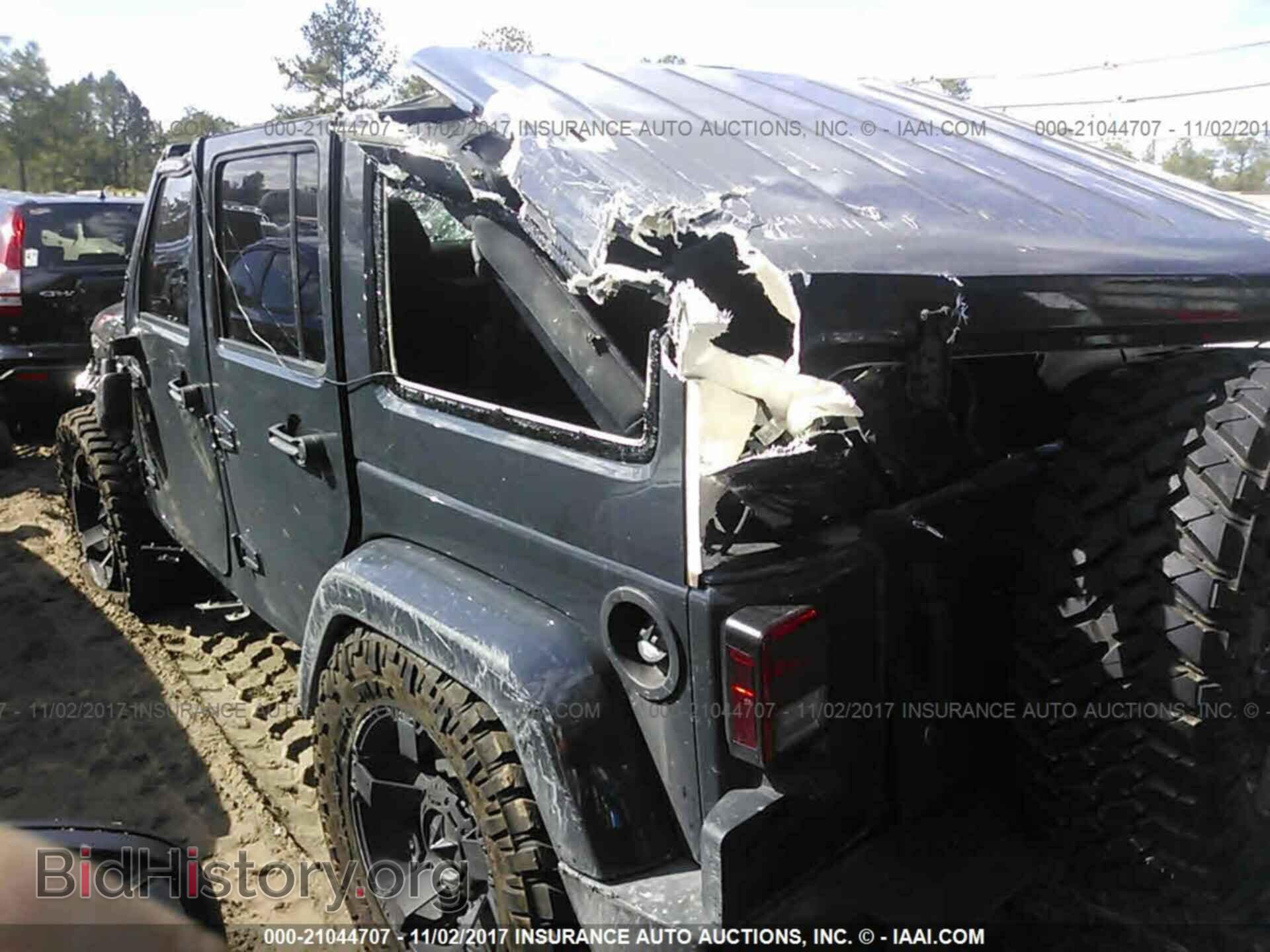2016 Jeep Wrangler - VIN: 1C4BJWEG5GL210892 - Фото 3