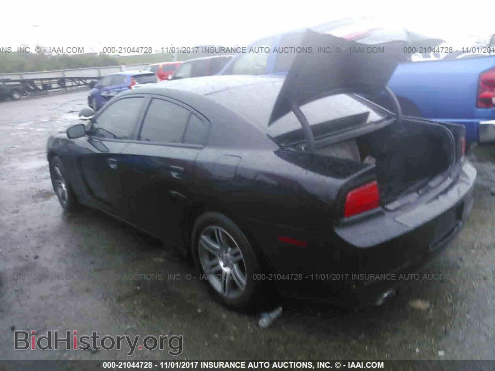 2012 Dodge Charger - VIN: 2C3CDXAT5CH190692 - Фото 3