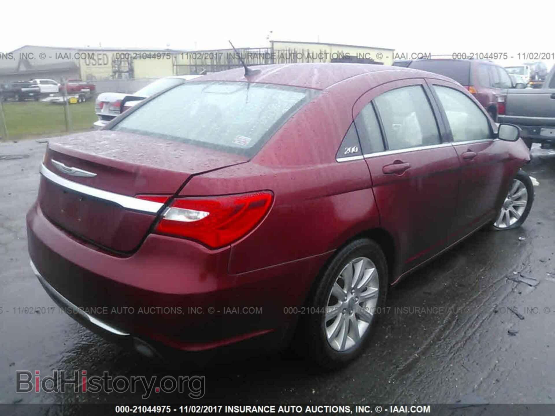 2013 Chrysler 200 - VIN: 1C3CCBBB5DN570703 - Photo 4