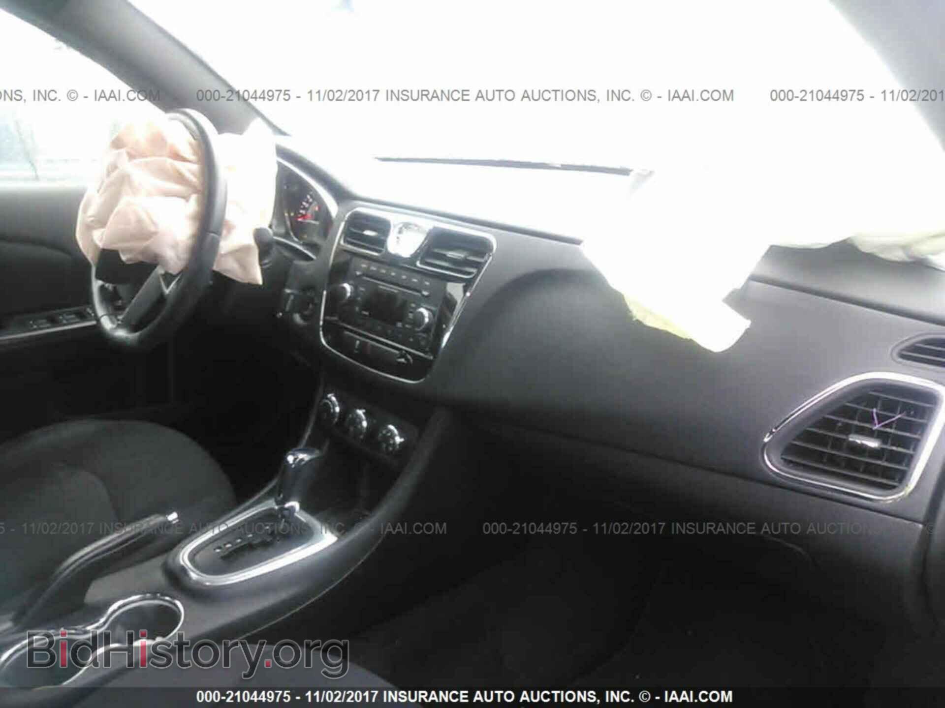2013 Chrysler 200 - VIN: 1C3CCBBB5DN570703 - Photo 5