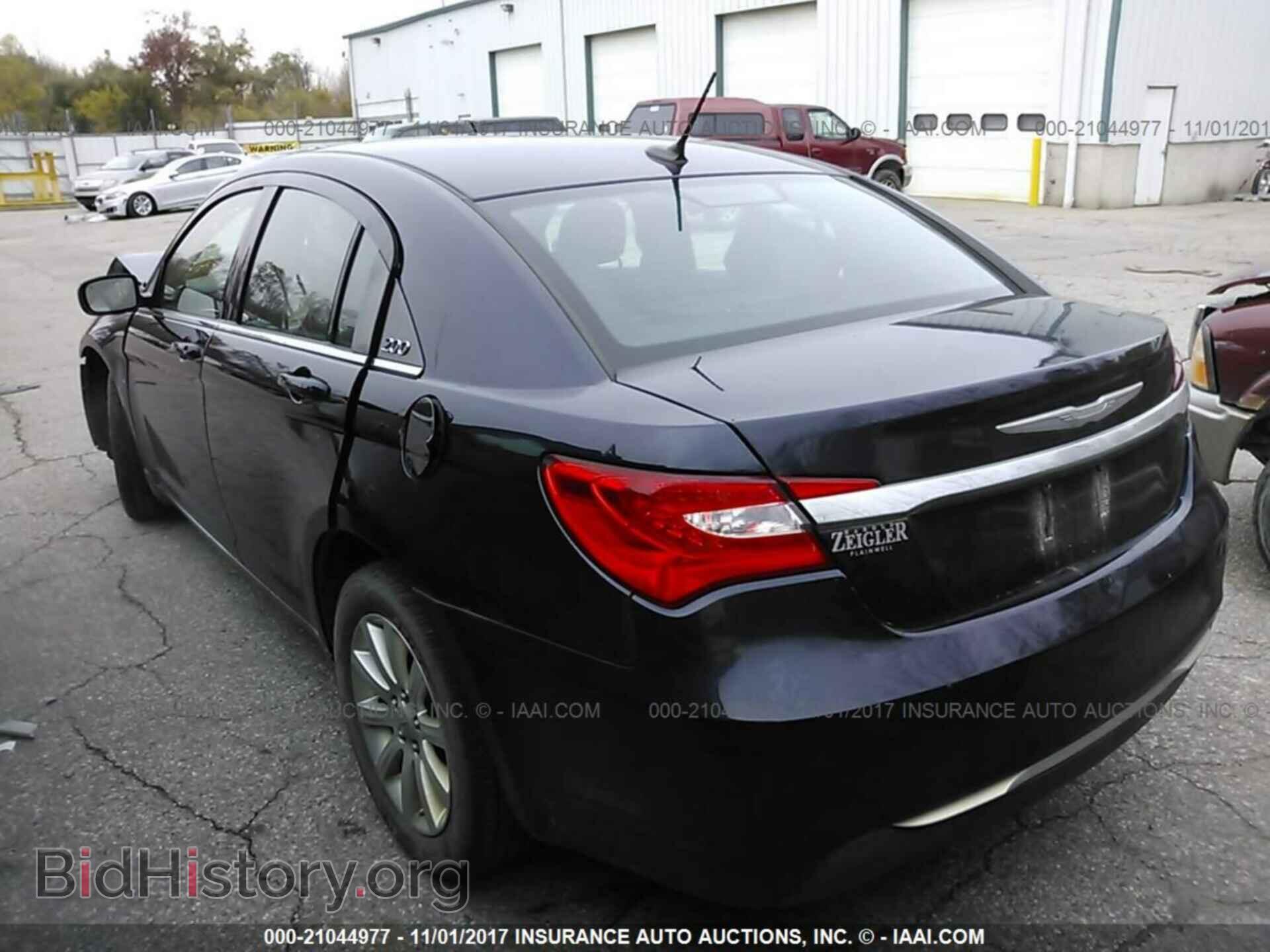 2012 Chrysler 200 - VIN: 1C3CCBBBXCN226525 - Фото 3