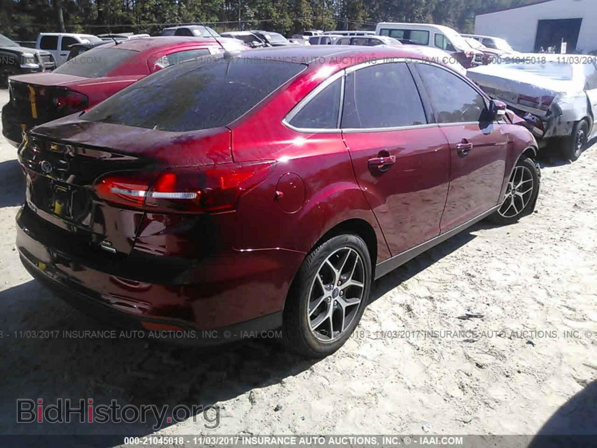 2017 Ford Focus - VIN: 1FADP3FE9HL317518 - Photo 4