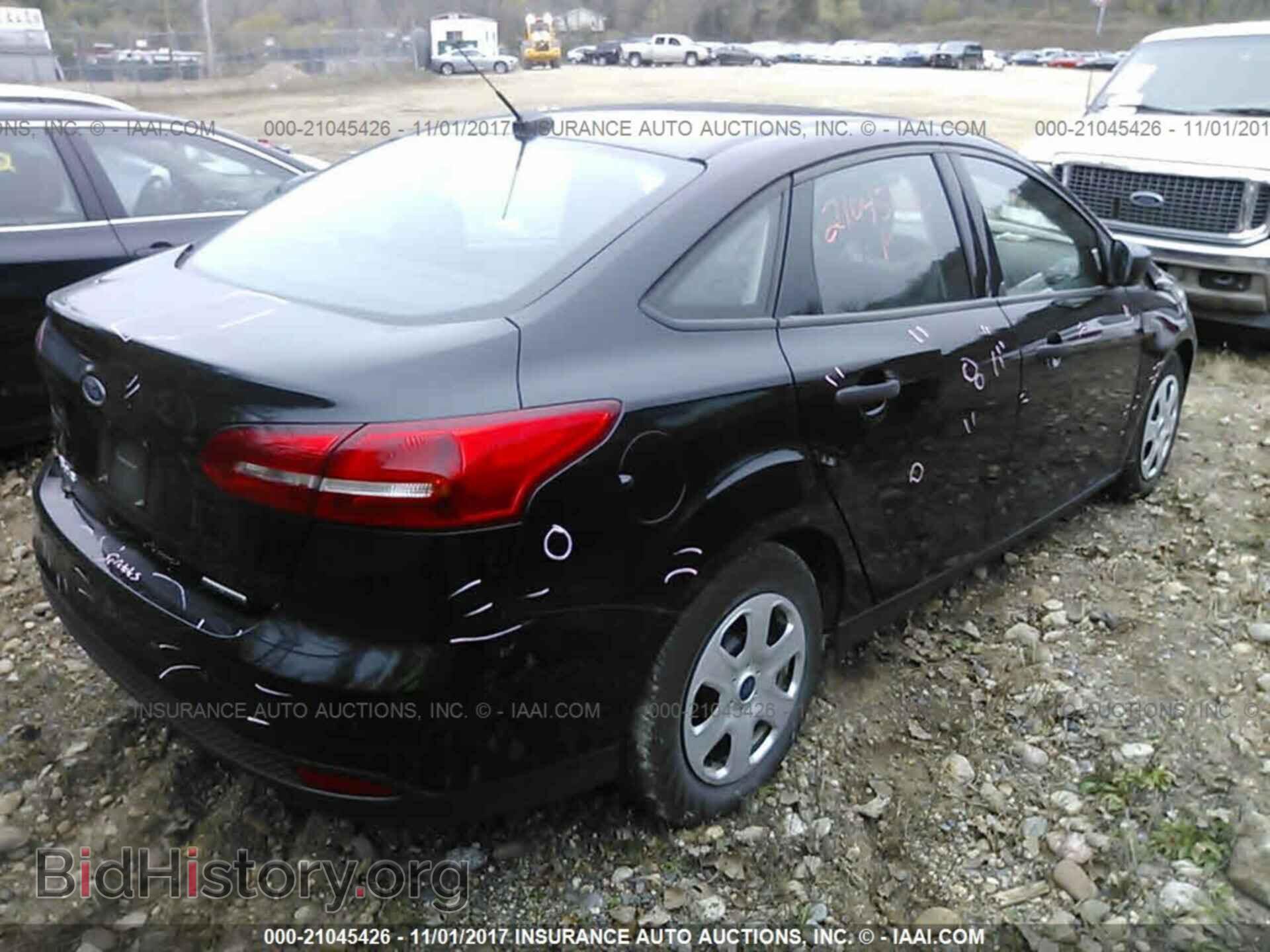 2016 Ford Focus - VIN: 1FADP3E28GL209025 - Фото 4