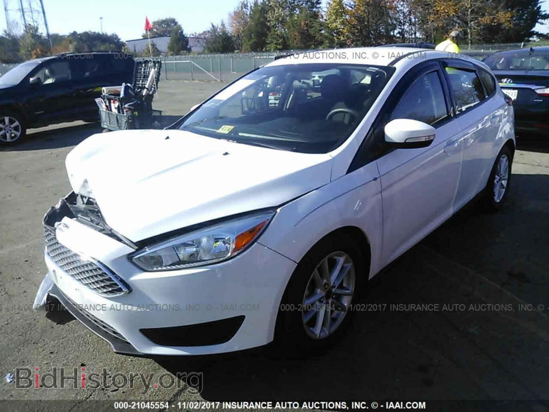 2015 Ford Focus - VIN: 1FADP3K26FL247355 - Photo 2