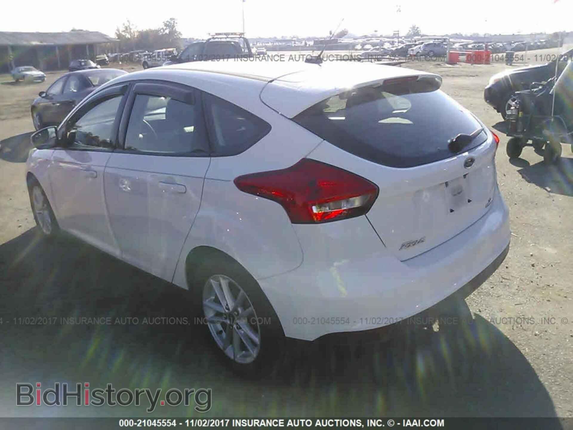 2015 Ford Focus - VIN: 1FADP3K26FL247355 - Photo 3