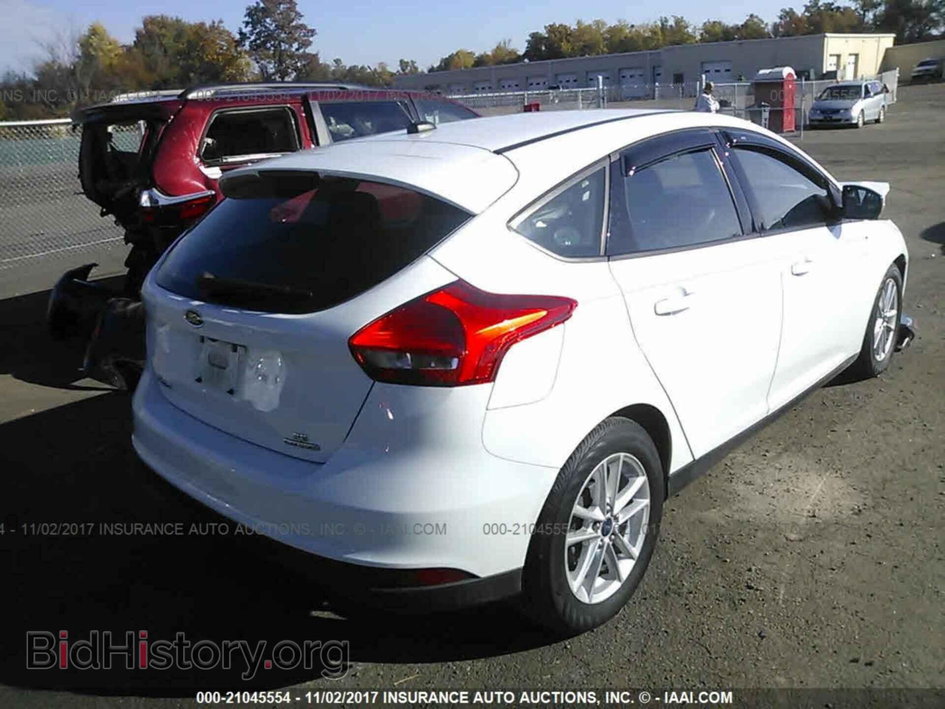 2015 Ford Focus - VIN: 1FADP3K26FL247355 - Photo 4