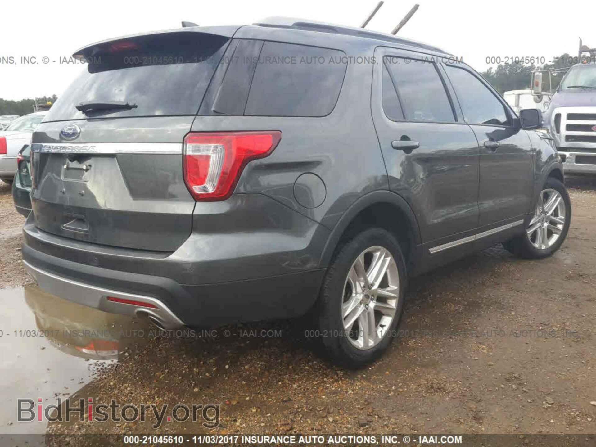 2017 Ford Explorer - VIN: 1FM5K7D81HGA31684 - Photo 4