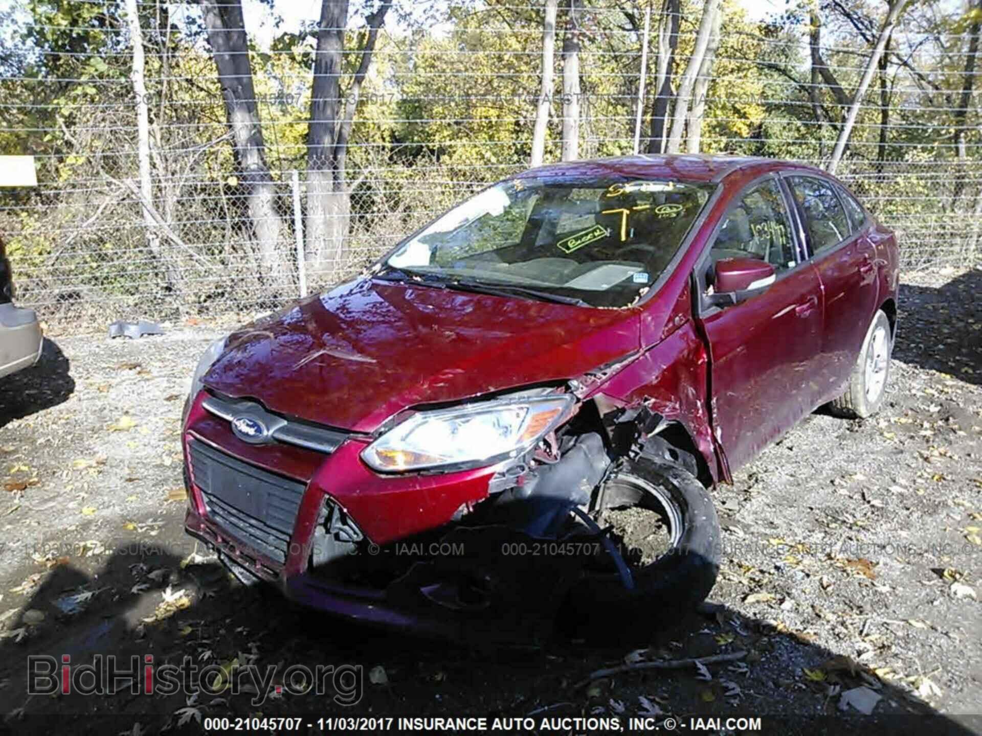 2014 Ford Focus - VIN: 1FADP3F20EL107021 - Photo 2