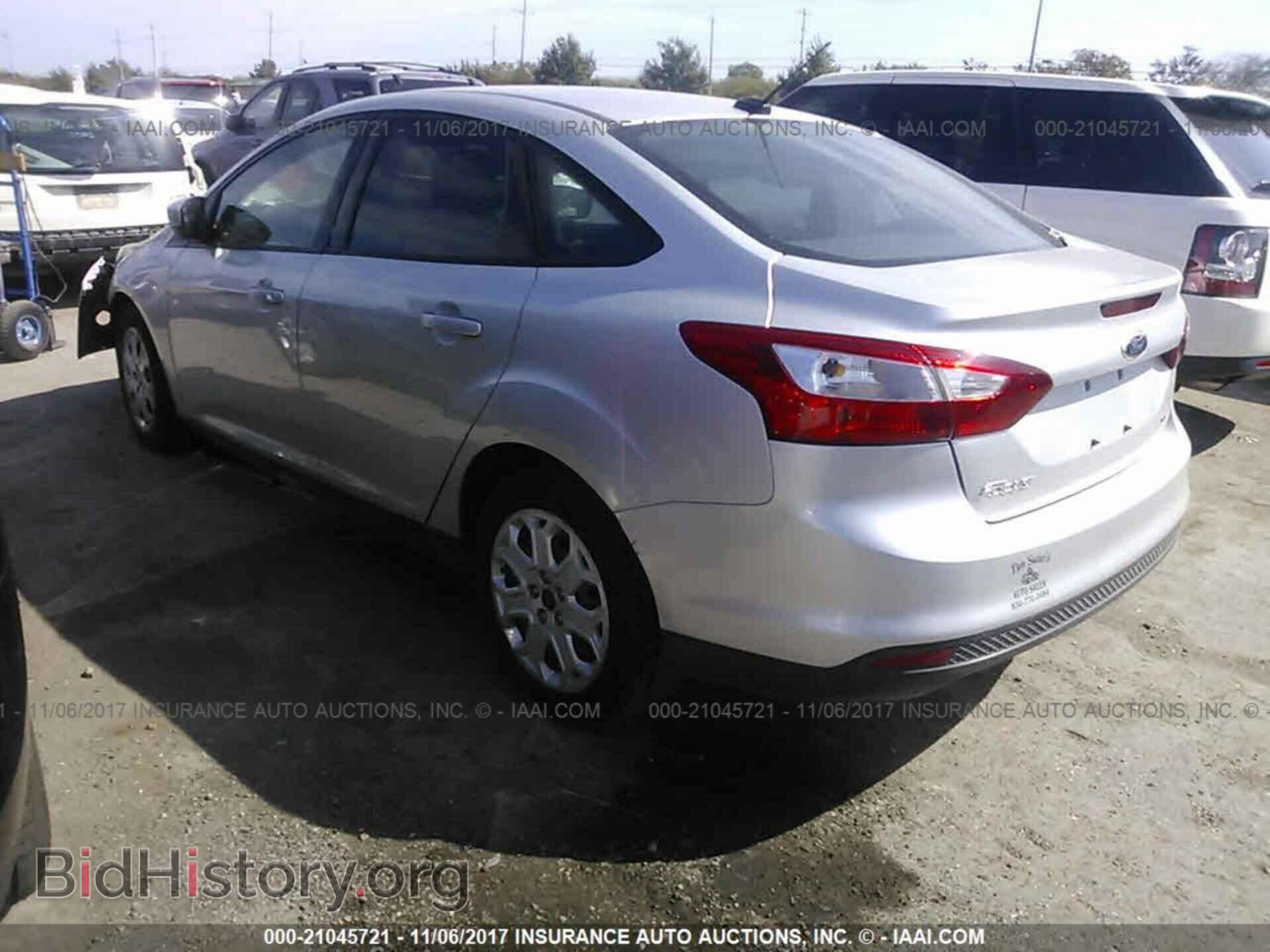 2012 Ford Focus - VIN: 1FAHP3F29CL235238 - Photo 3