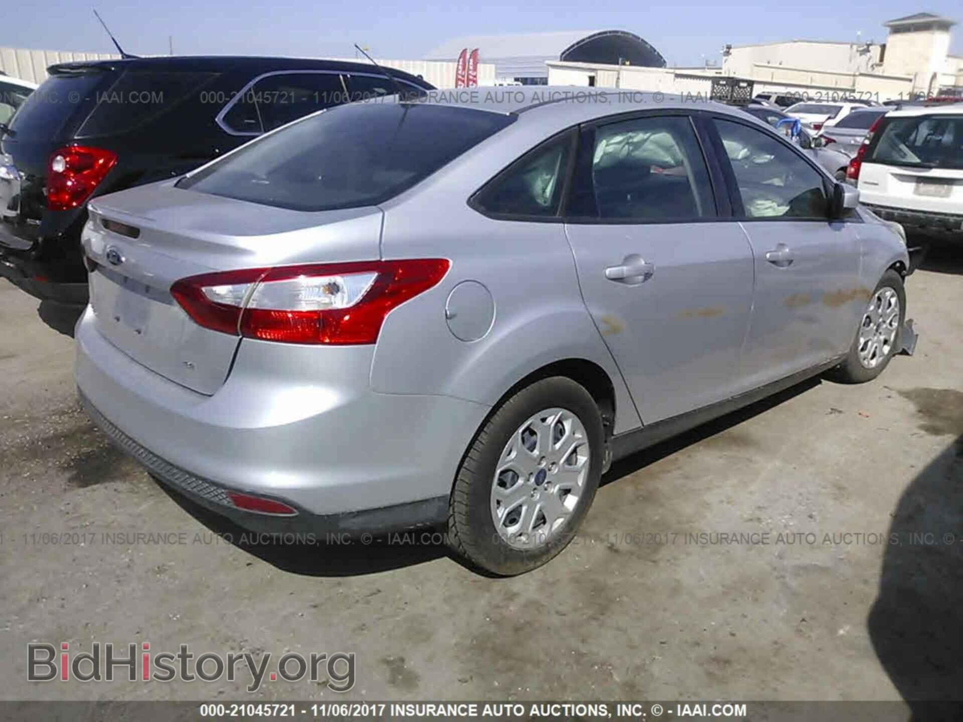 2012 Ford Focus - VIN: 1FAHP3F29CL235238 - Photo 4