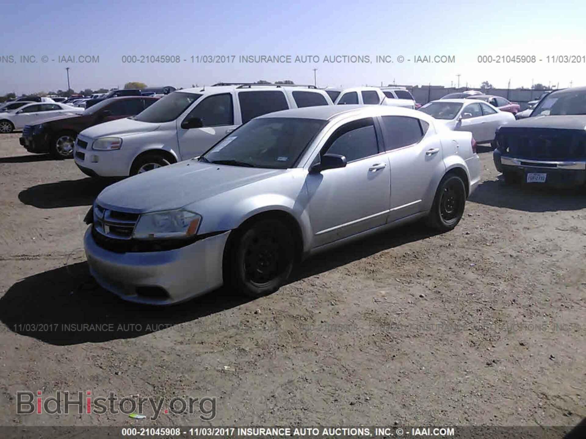 2011 Dodge Avenger - VIN: 1B3BD4FB7BN586815 - Photo 2