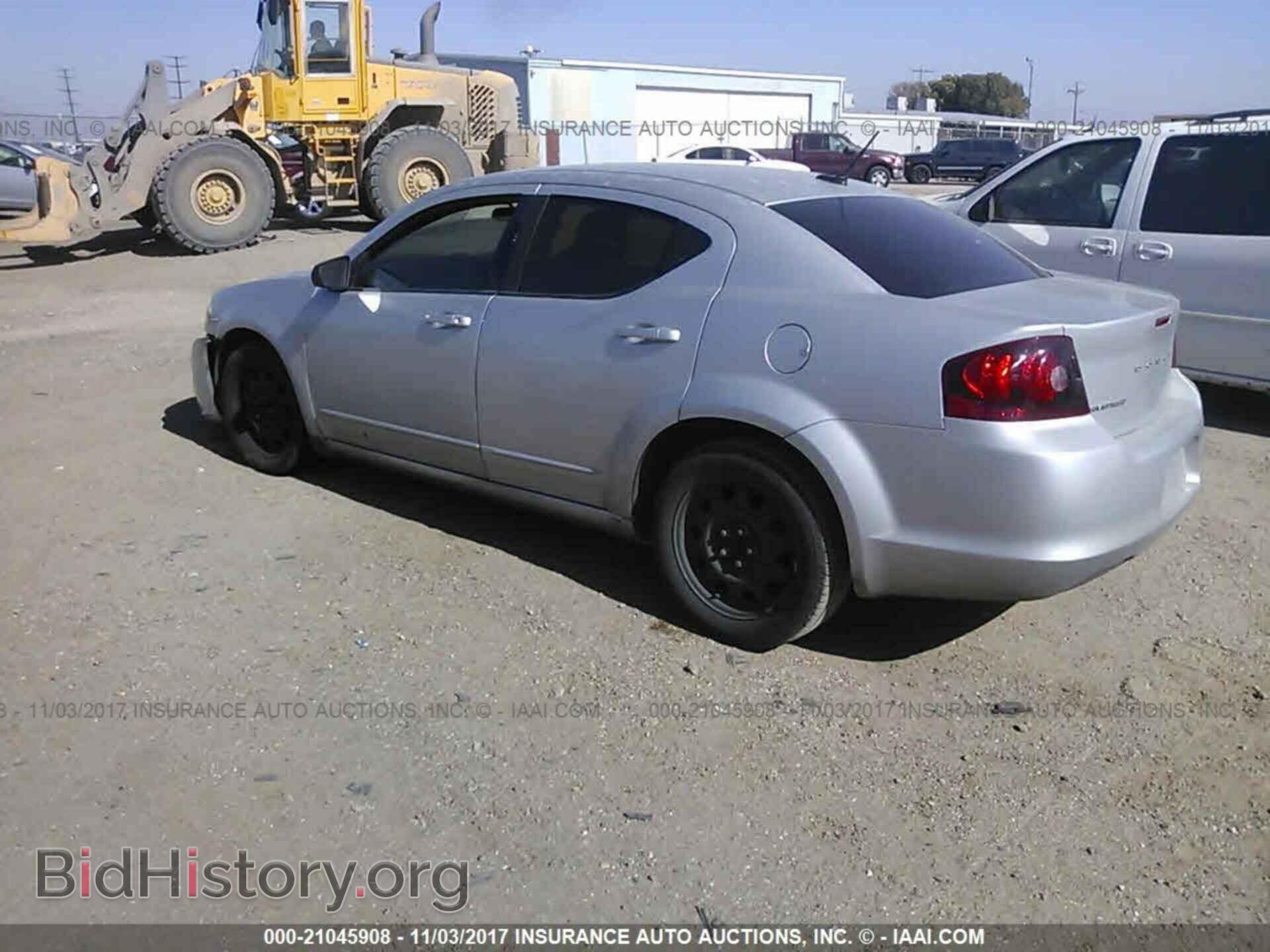 2011 Dodge Avenger - VIN: 1B3BD4FB7BN586815 - Photo 3