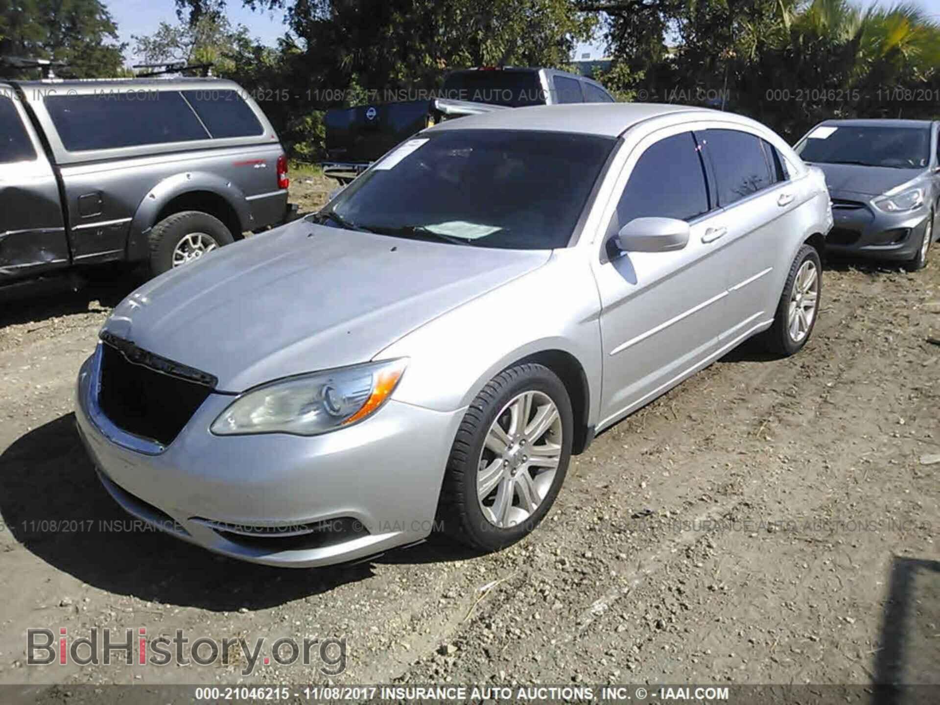 2012 Chrysler 200 - VIN: 1C3CCBBB8CN205060 - Photo 2