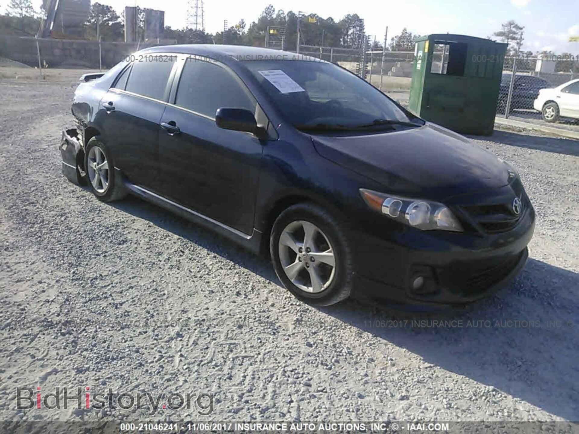 Photo 2T1BU4EE6BC697966 - Toyota Corolla 2011