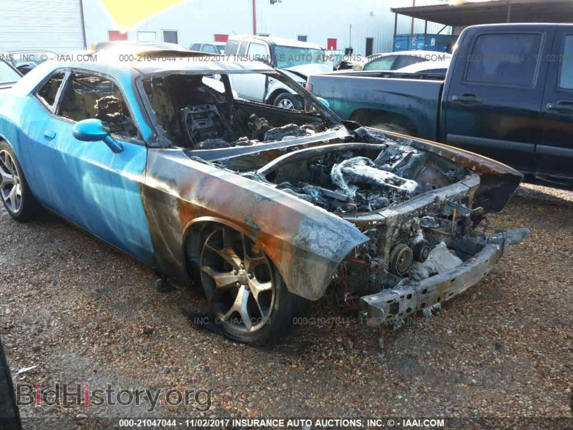 Photo 2C3CDZAT8FH855648 - Dodge Challenger 2015