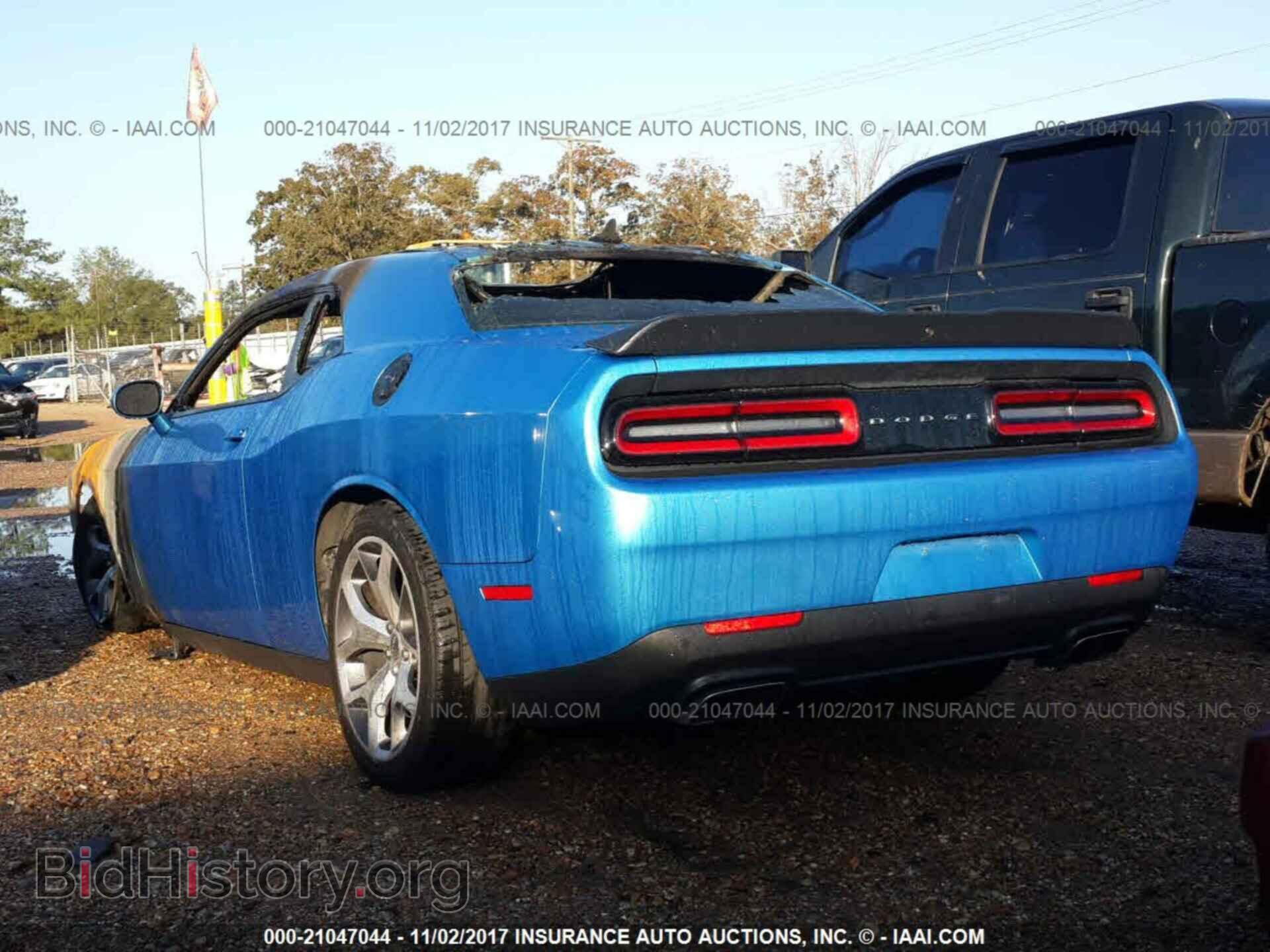 2015 Dodge Challenger - VIN: 2C3CDZAT8FH855648 - Photo 3