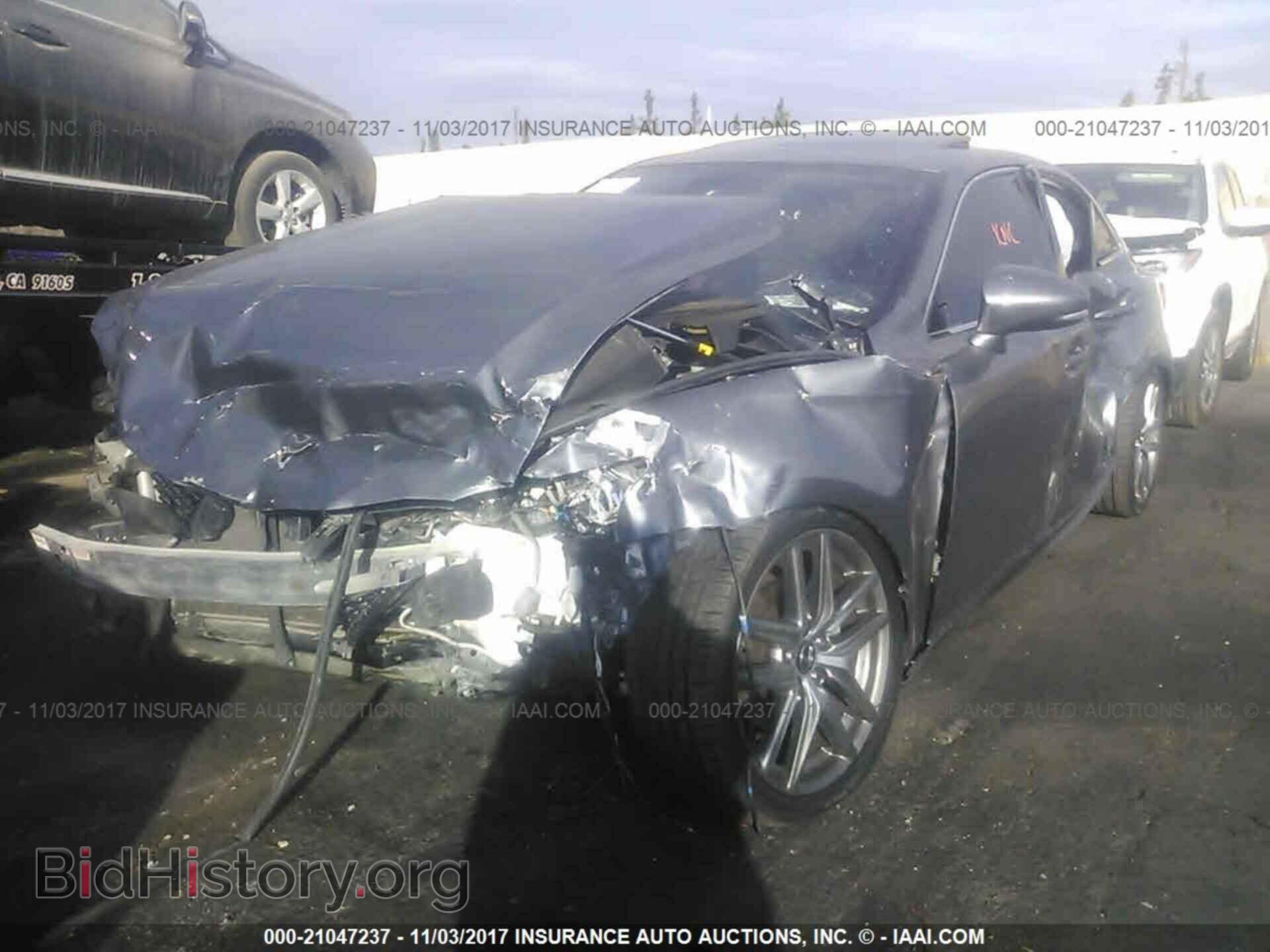 2014 Lexus Is - VIN: JTHBF1D24E5005140 - Photo 2
