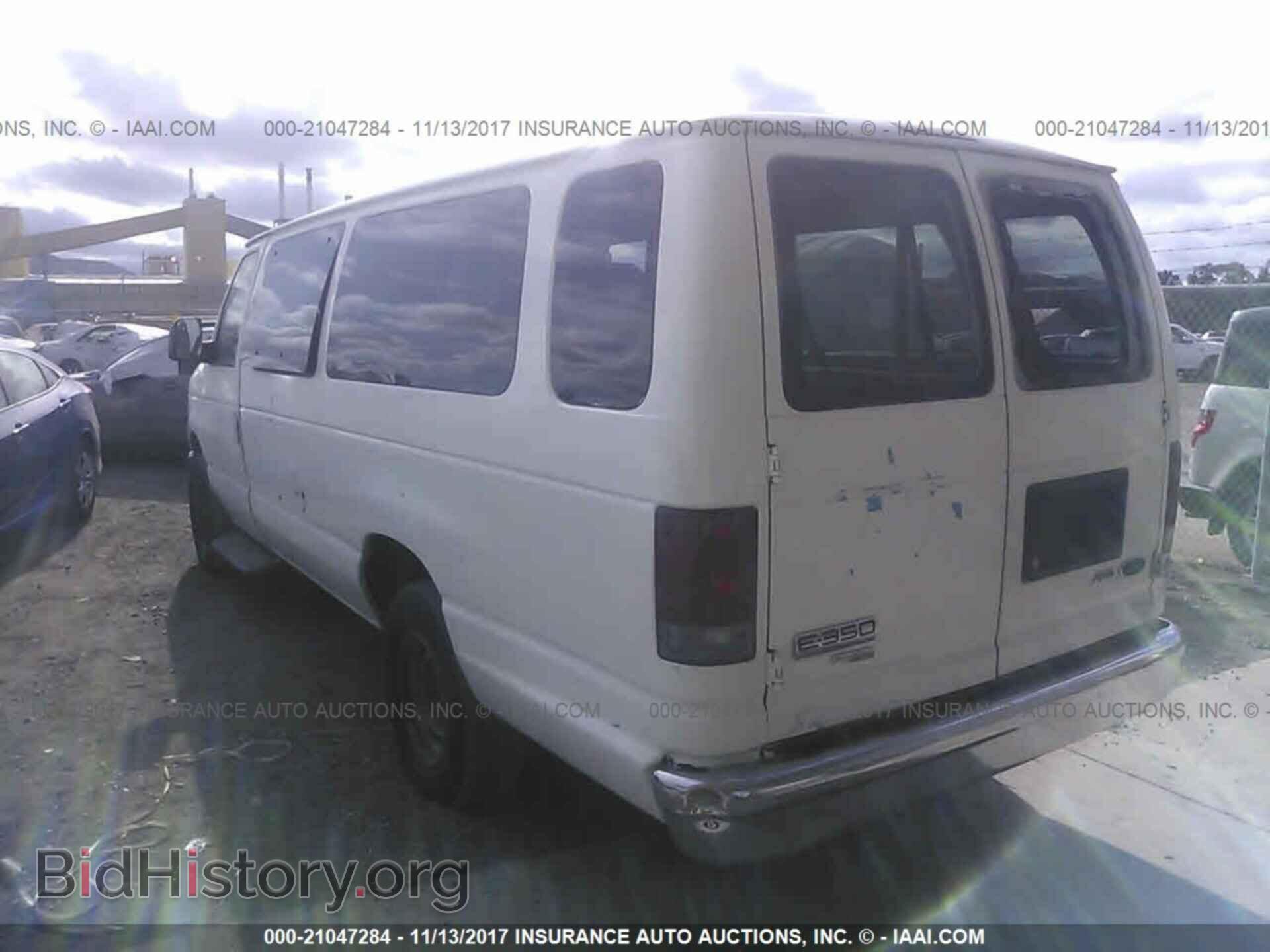 2011 Ford Econoline - VIN: 1FBSS3BLXBDA25497 - Photo 3