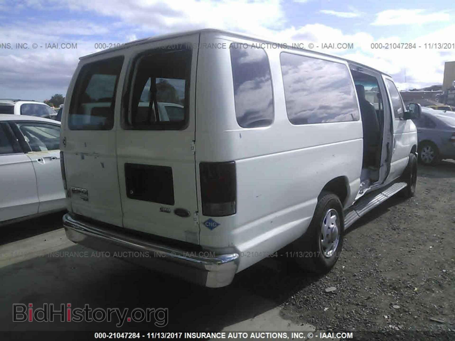 2011 Ford Econoline - VIN: 1FBSS3BLXBDA25497 - Photo 4