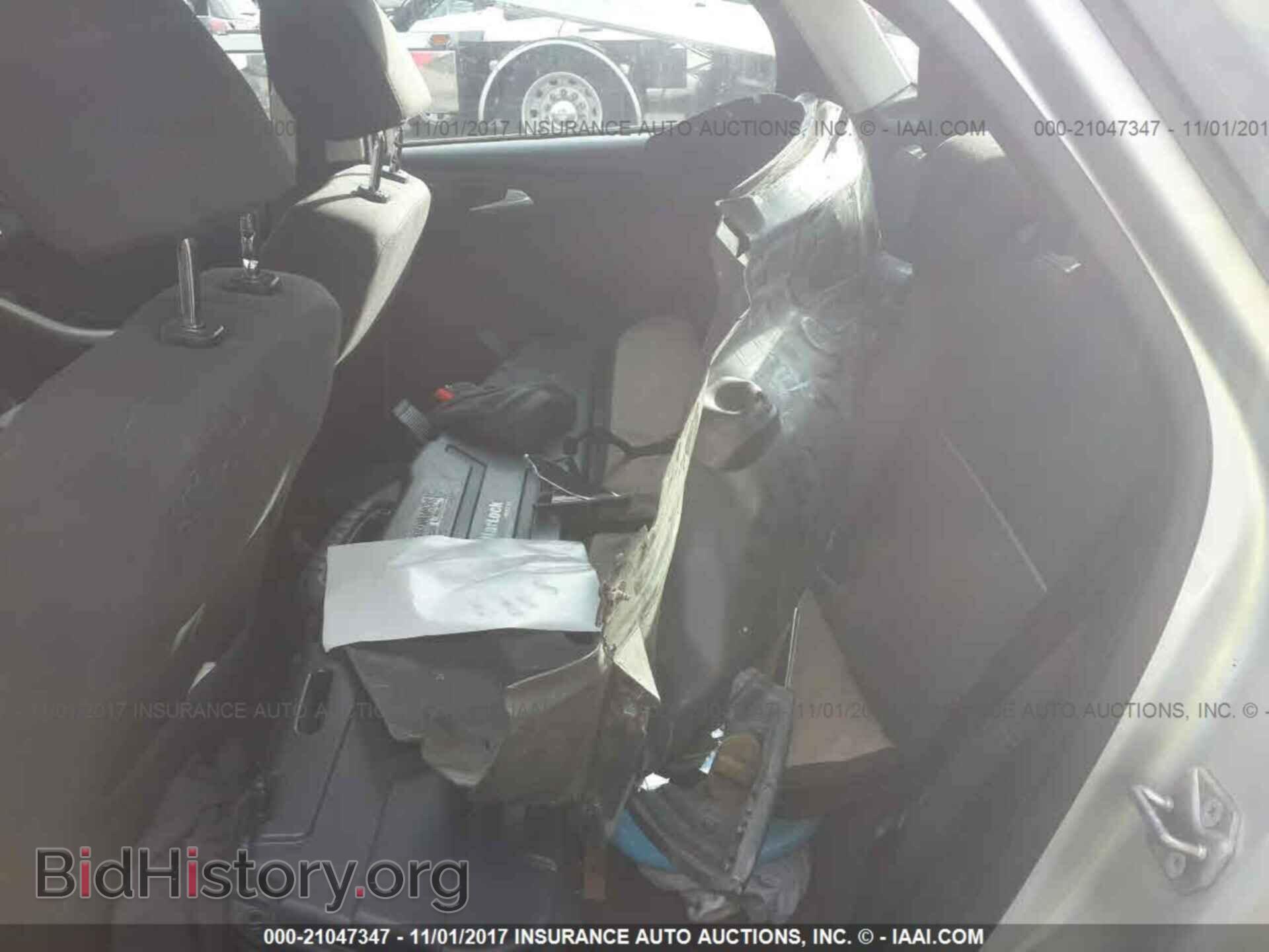 2012 Ford Focus - VIN: 1FAHP3H2XCL453086 - Photo 8