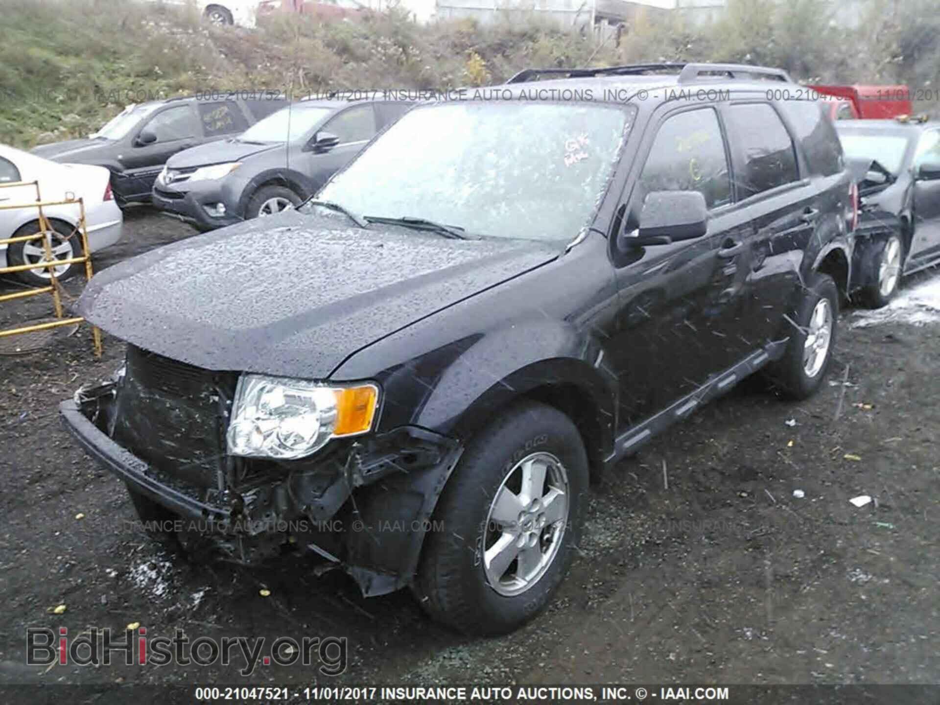 2011 Ford Escape - VIN: 1FMCU9D76BKC23384 - Photo 2