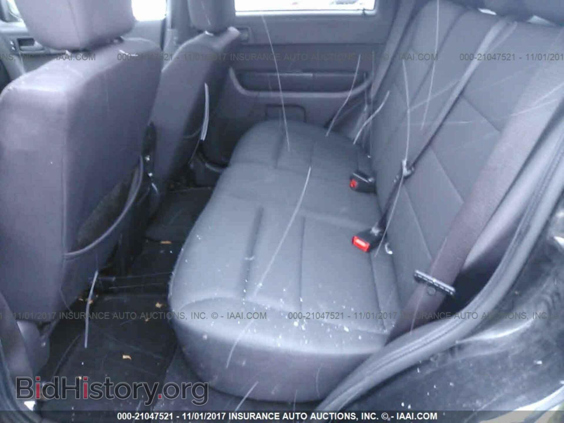 2011 Ford Escape - VIN: 1FMCU9D76BKC23384 - Photo 8