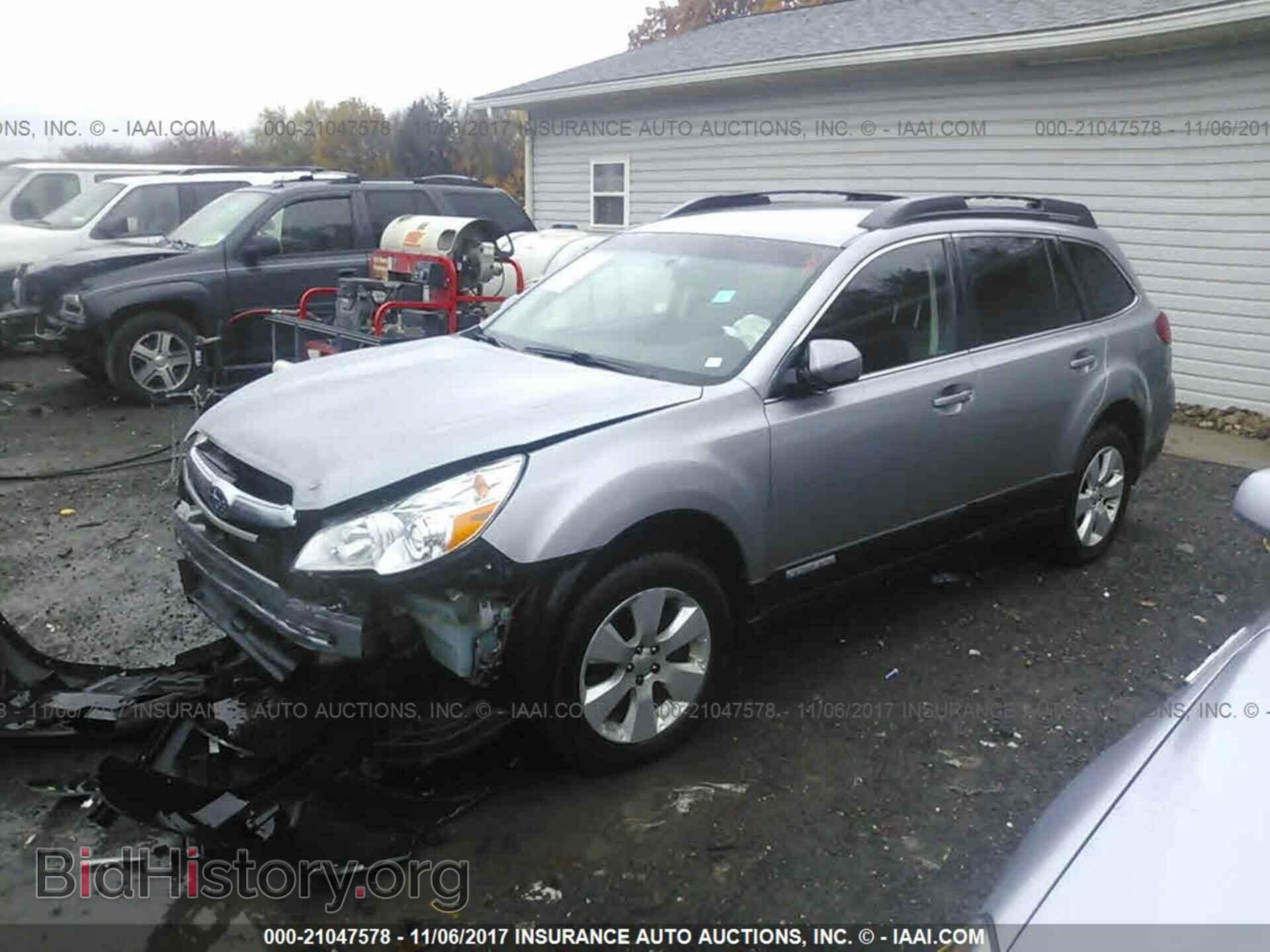 2011 Subaru Outback - VIN: 4S4BRCCC9B3376117 - Фото 2