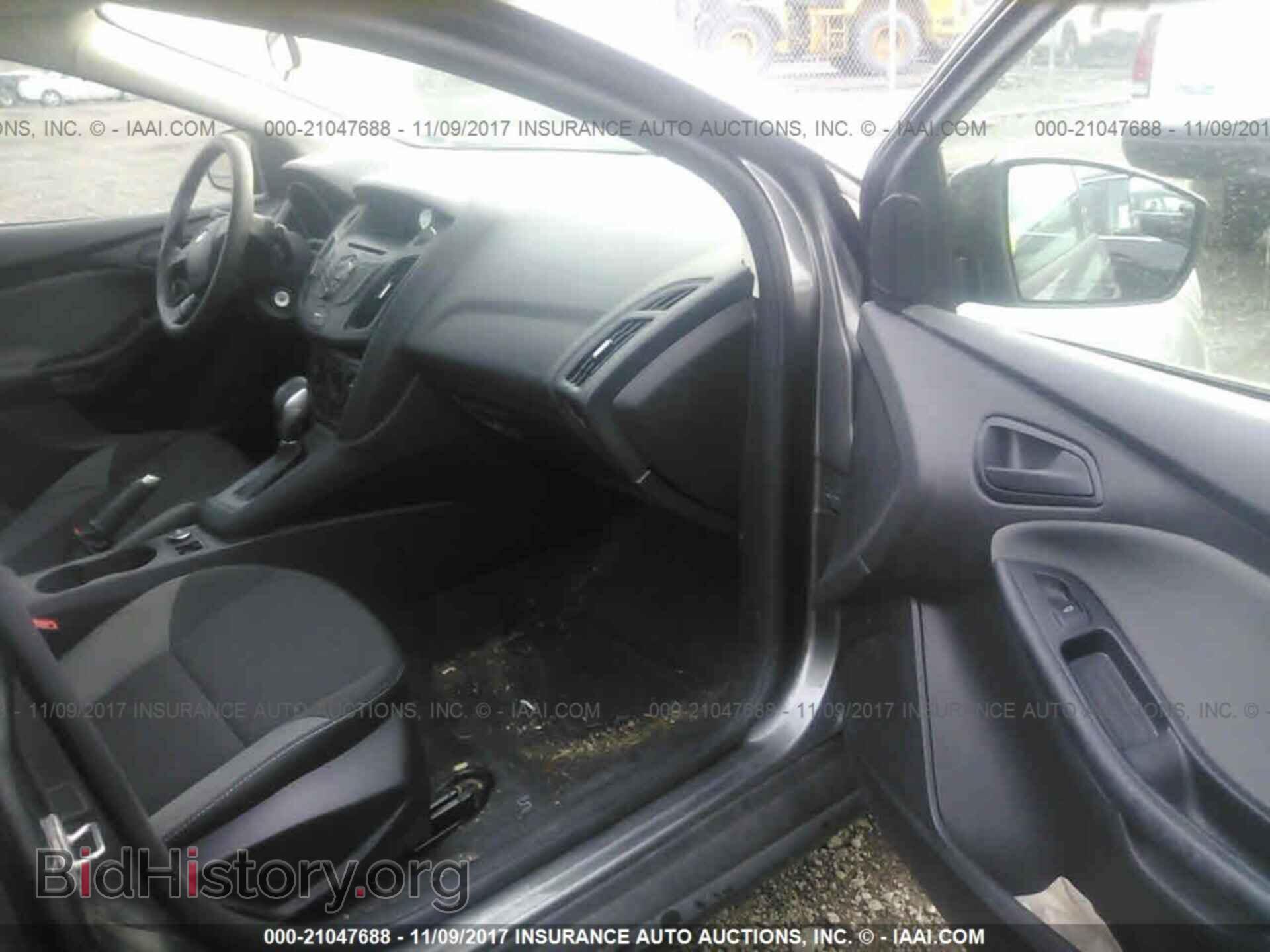 2014 Ford Focus - VIN: 1FADP3E24EL102079 - Photo 5