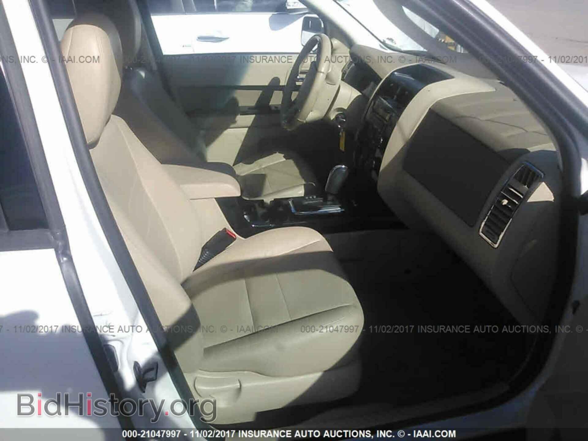 2011 Ford Escape - VIN: 1FMCU0EG6BKC10922 - Фото 5