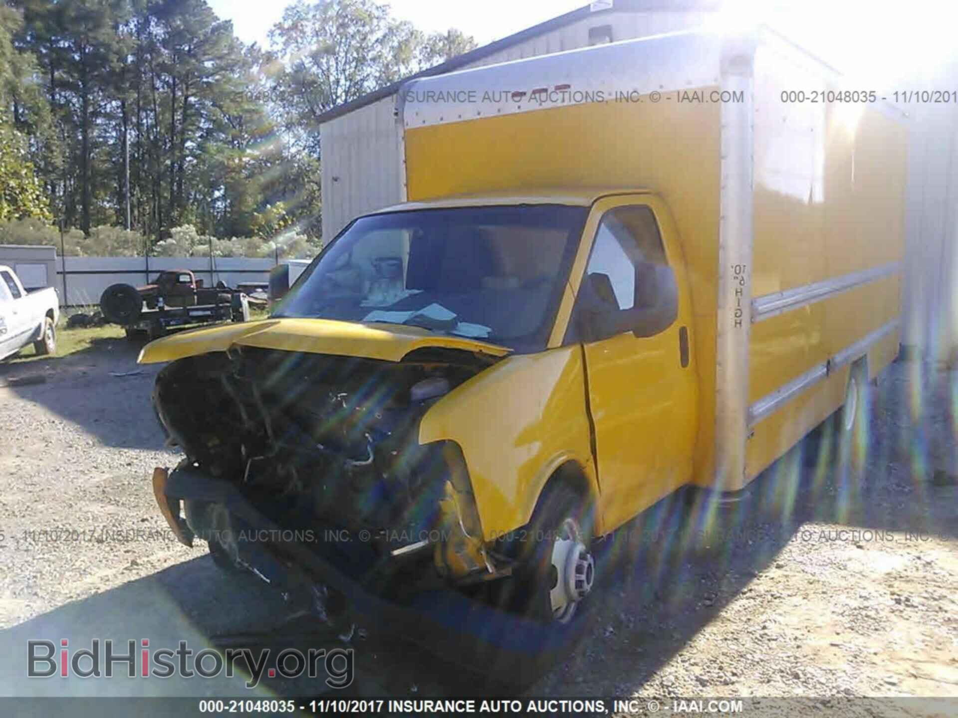 2012 Gmc Savana - VIN: 1GD374CG4C1905912 - Photo 2