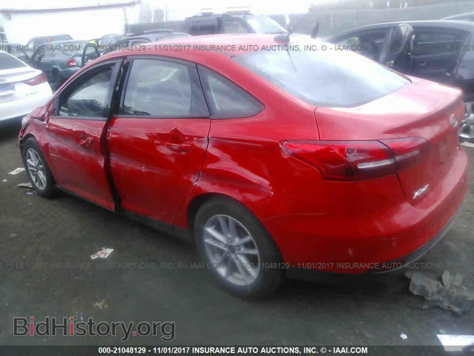 2016 Ford Focus - VIN: 1FADP3F28GL211078 - Photo 3