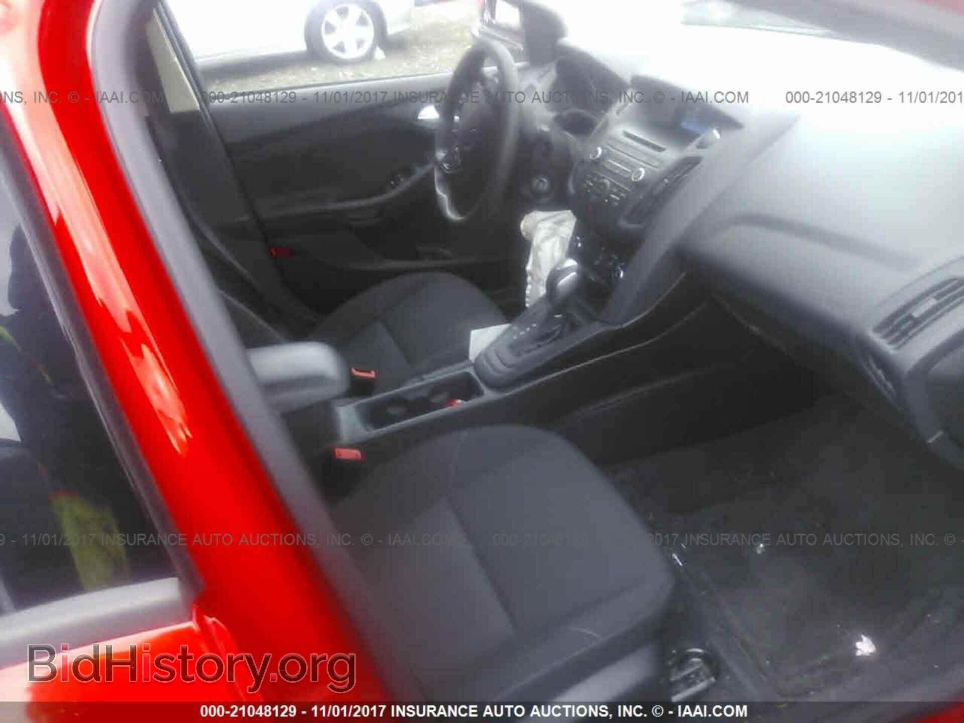 2016 Ford Focus - VIN: 1FADP3F28GL211078 - Photo 5