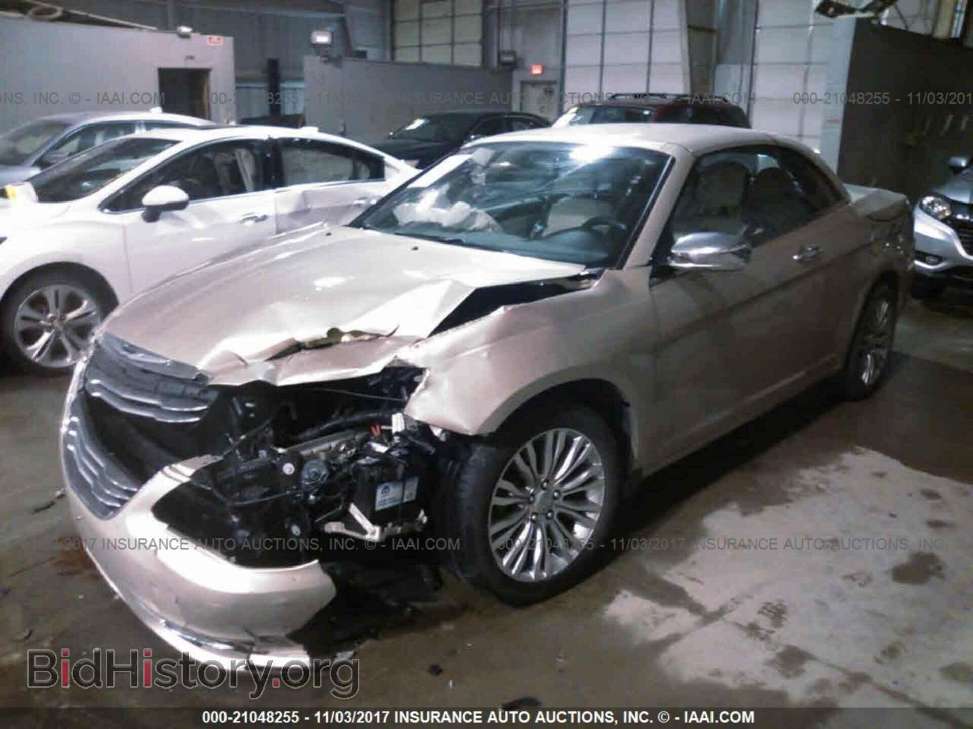 2013 Chrysler 200 - VIN: 1C3BCBFG8DN584189 - Фото 2