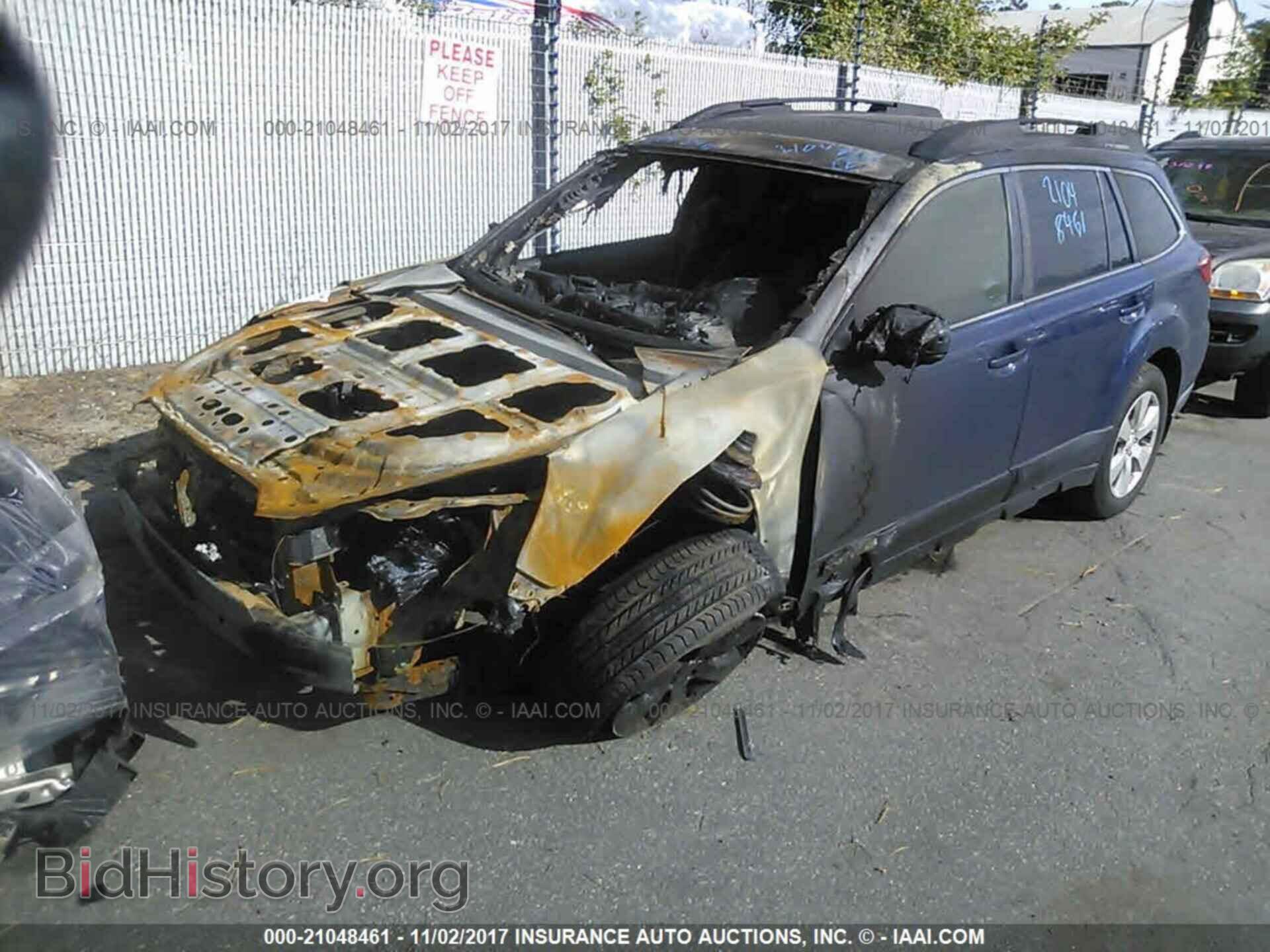 2011 Subaru Outback - VIN: 4S4BRBLC9B3397057 - Photo 2