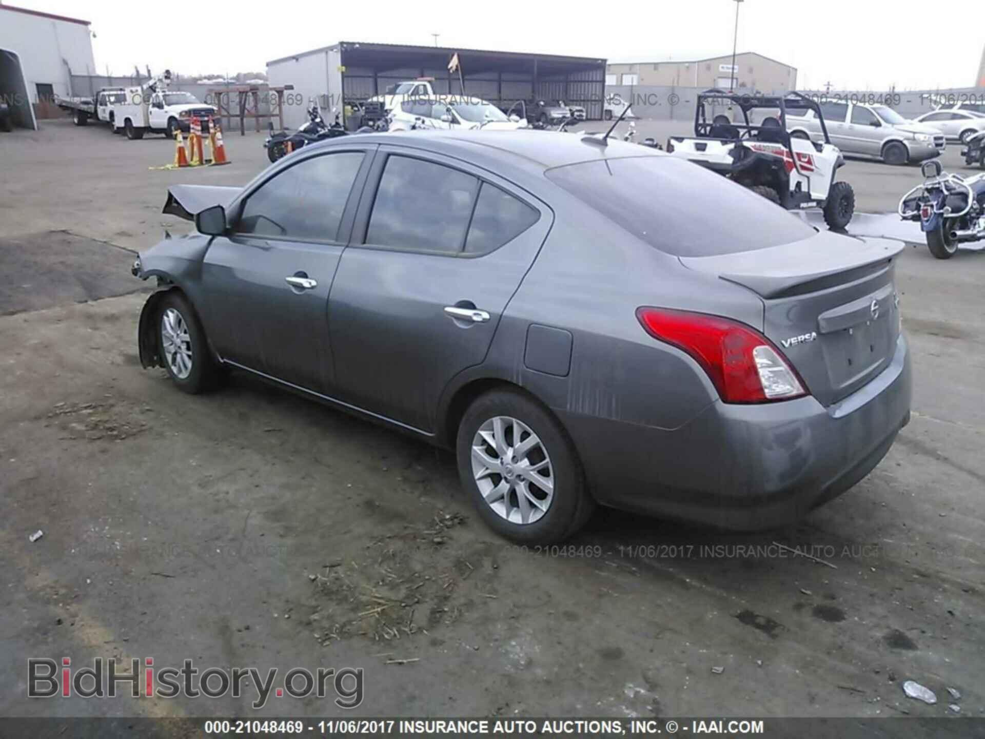 2017 Nissan Versa - VIN: 3N1CN7AP9HL818069 - Photo 3