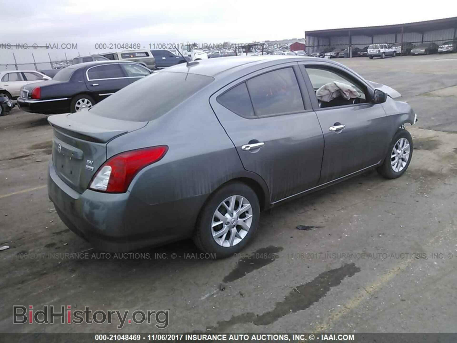 2017 Nissan Versa - VIN: 3N1CN7AP9HL818069 - Photo 4