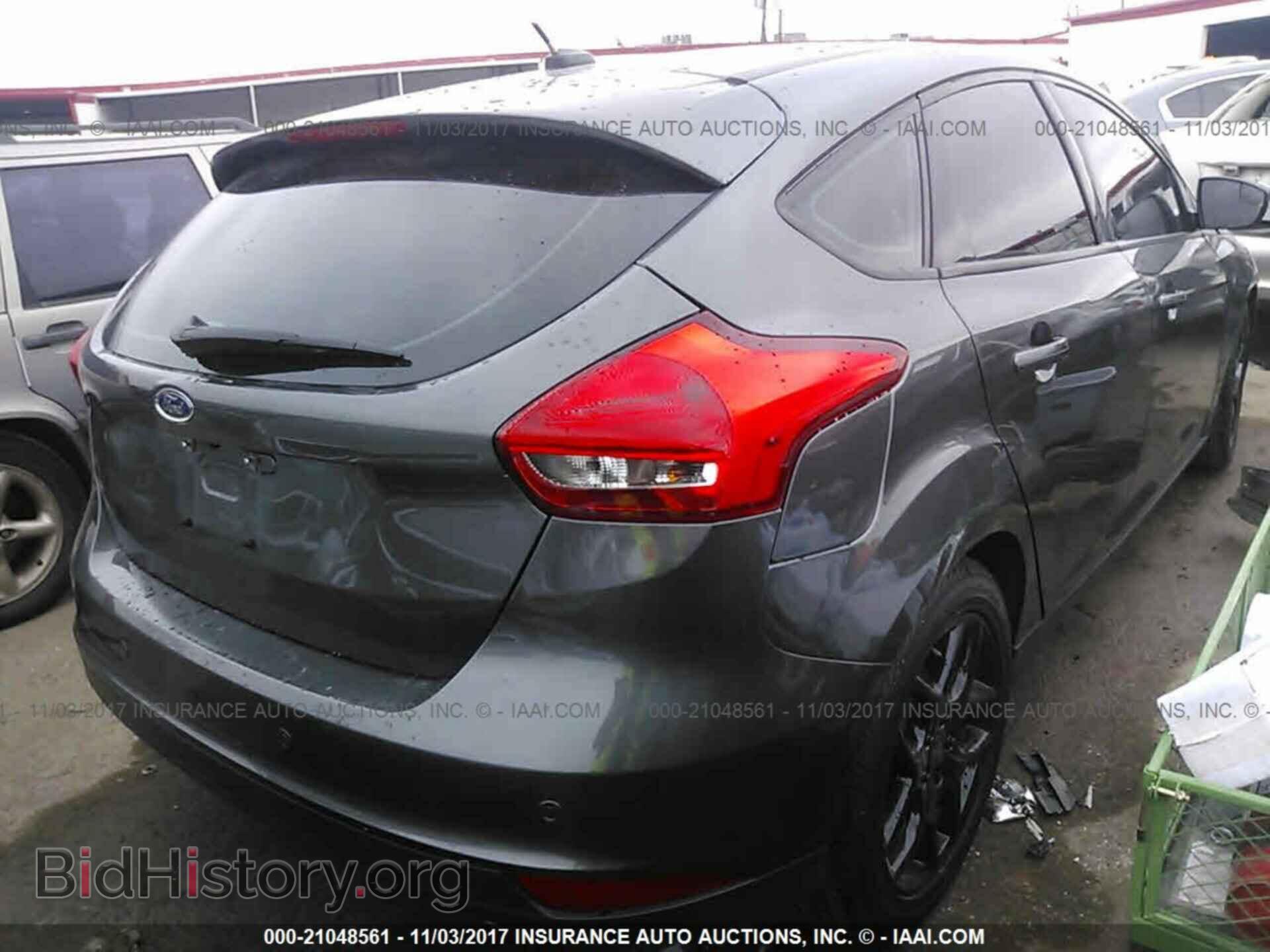 2016 Ford Focus - VIN: 1FADP3K28GL262537 - Photo 4