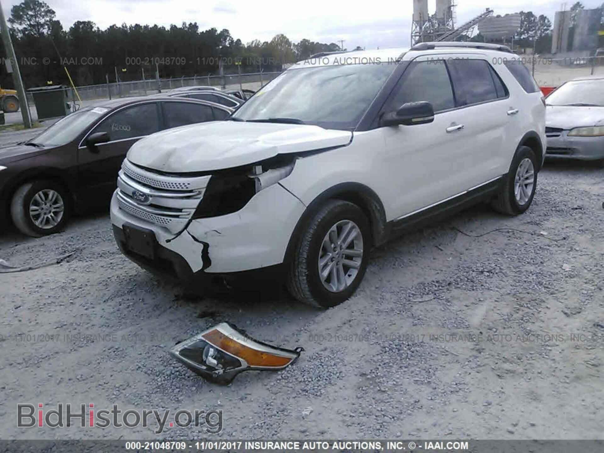 2011 Ford Explorer - VIN: 1FMHK7D81BGA88214 - Фото 2