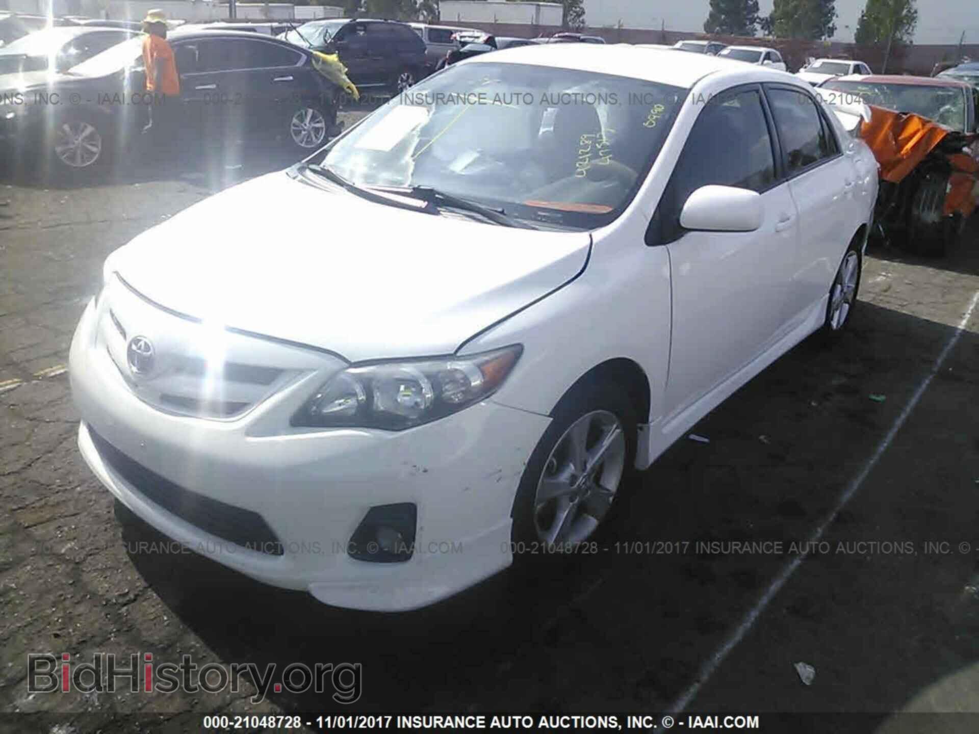 2013 Toyota Corolla - VIN: 5YFBU4EEXDP090990 - Photo 2