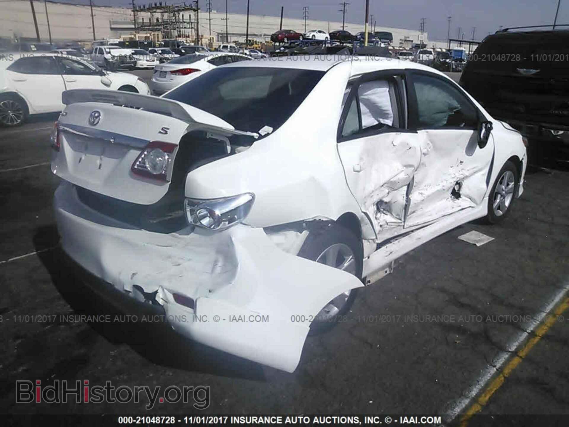 2013 Toyota Corolla - VIN: 5YFBU4EEXDP090990 - Photo 4