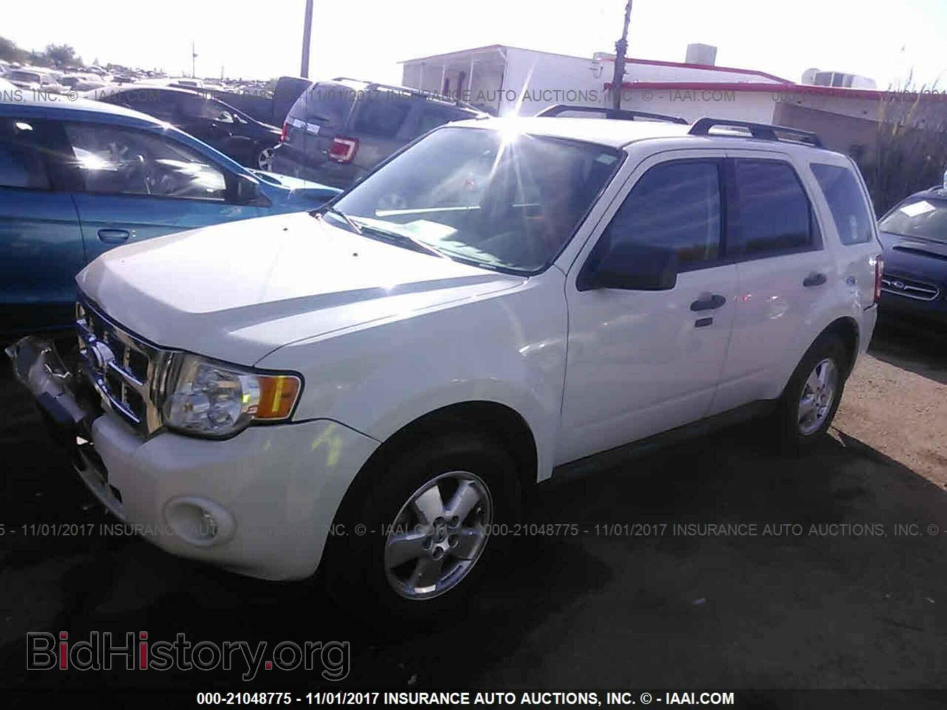 2011 Ford Escape - VIN: 1FMCU9D75BKB66451 - Photo 2