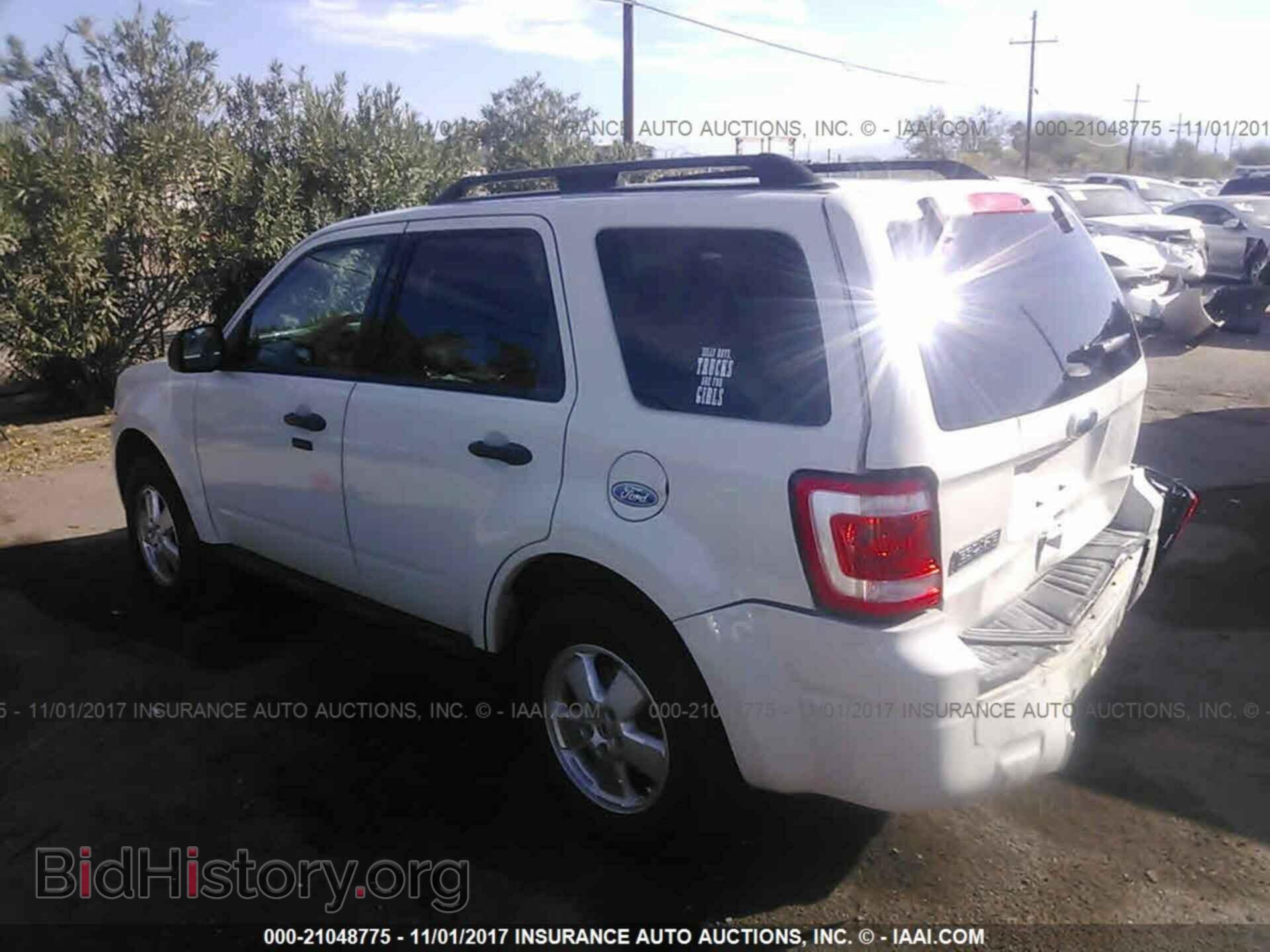 2011 Ford Escape - VIN: 1FMCU9D75BKB66451 - Photo 3