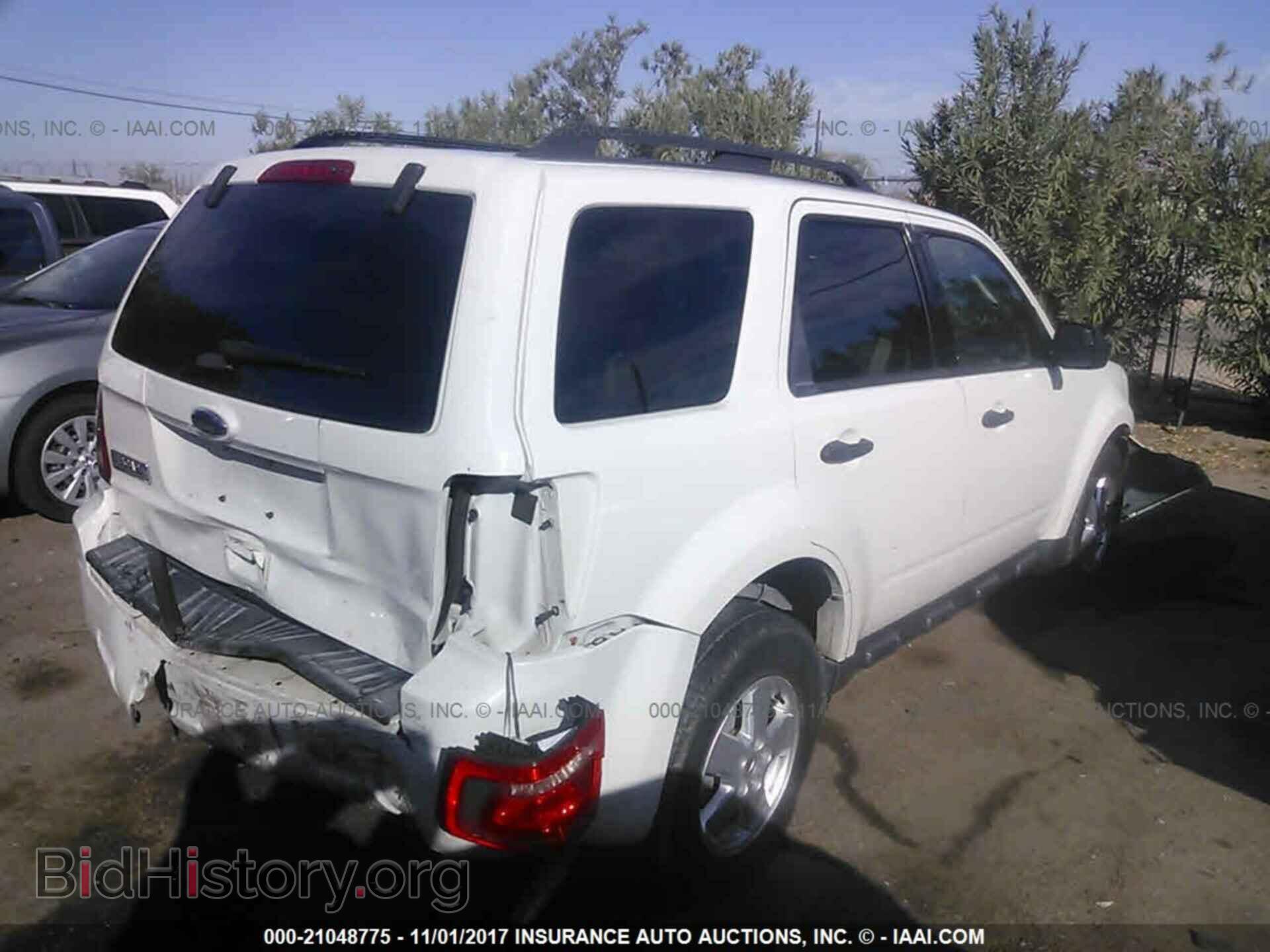 2011 Ford Escape - VIN: 1FMCU9D75BKB66451 - Photo 4