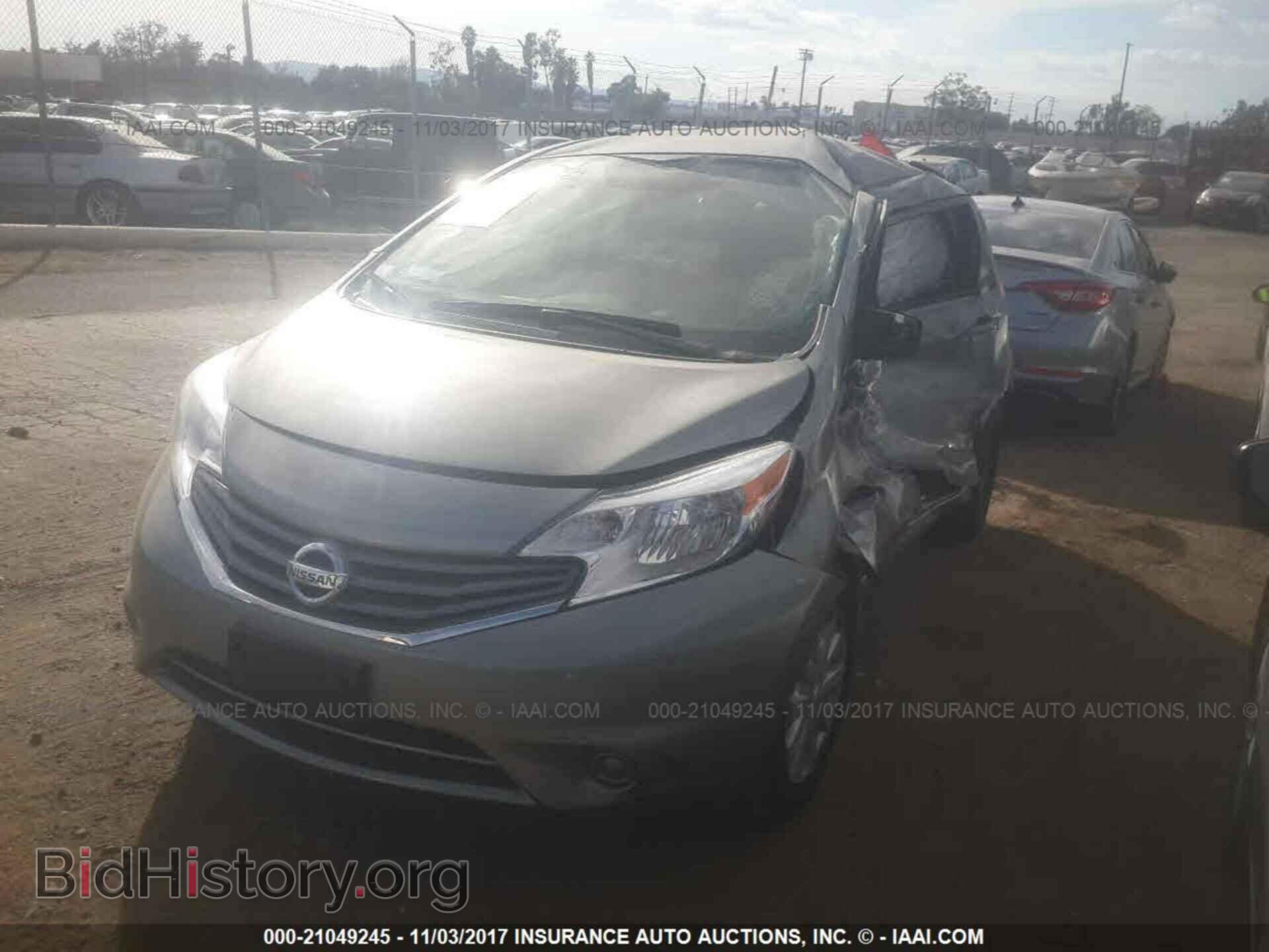 2015 Nissan Versa note - VIN: 3N1CE2CP3FL445012 - Фото 2